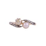 A DIAMOND AND PEARL TOI ET MOI RING