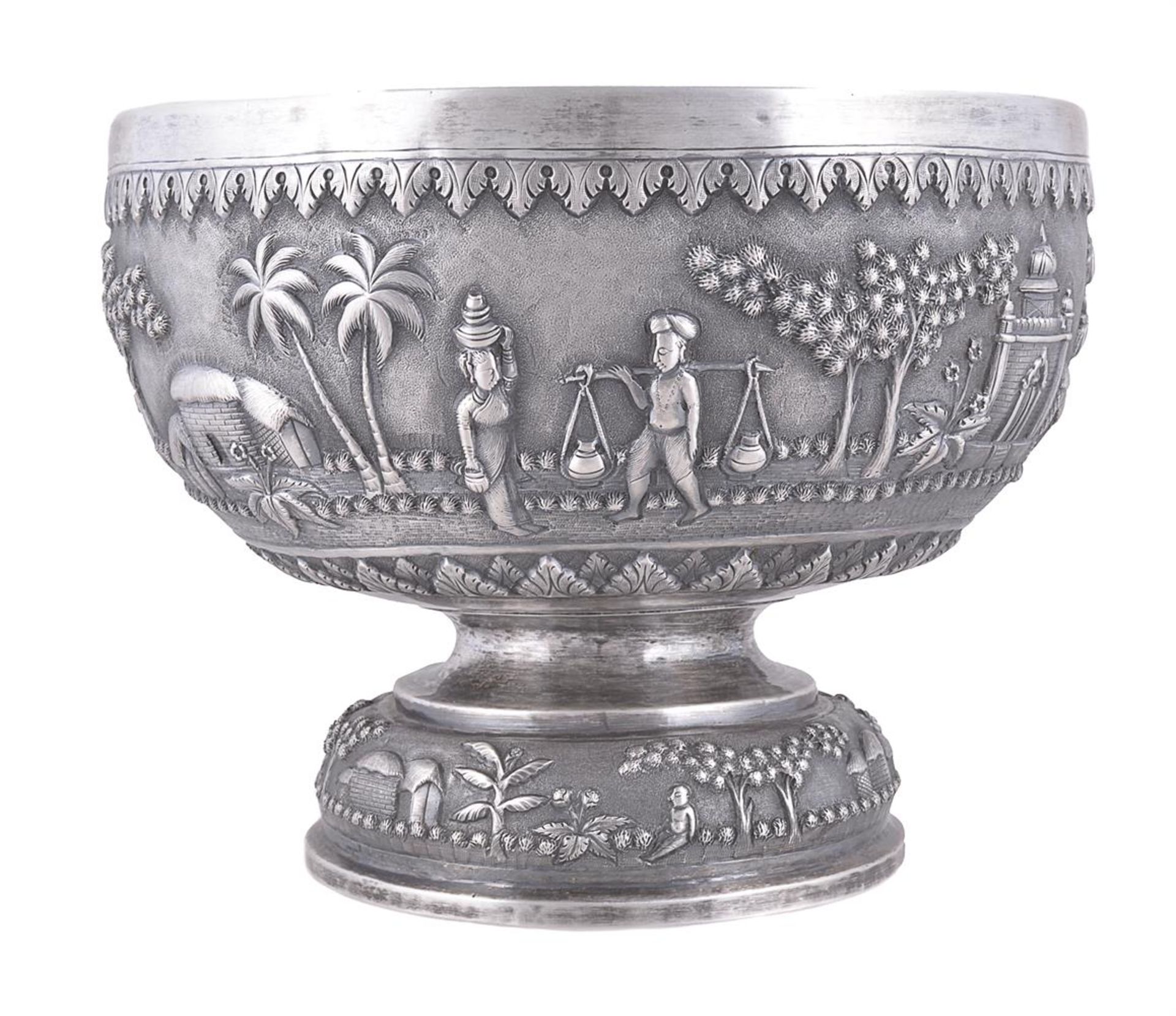 AN INDIAN REPOUSSE SILVER PUNCH BOWL - Image 2 of 4