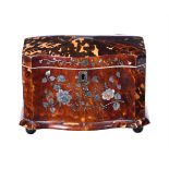 Y A REGENCY TORTOISESHELL, MOTHER OF PEARL INLAID, AND IVORY BANDED TEA CADDY