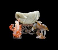 A GROUP OF THREE CELADON JADE AND AGATE CARVINGS