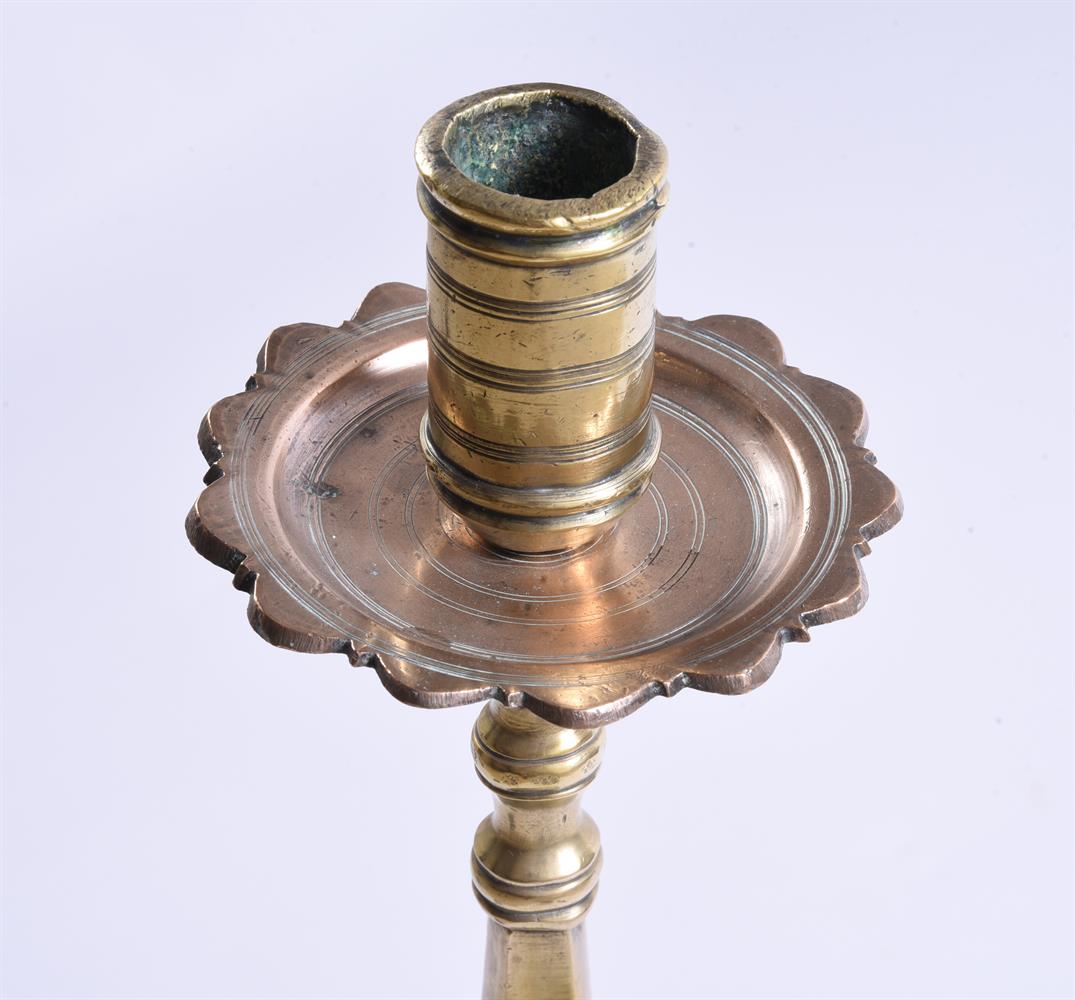 A LARGE BRASS CANDLESTICK, ENGLISH OR DUTCH - Image 3 of 4