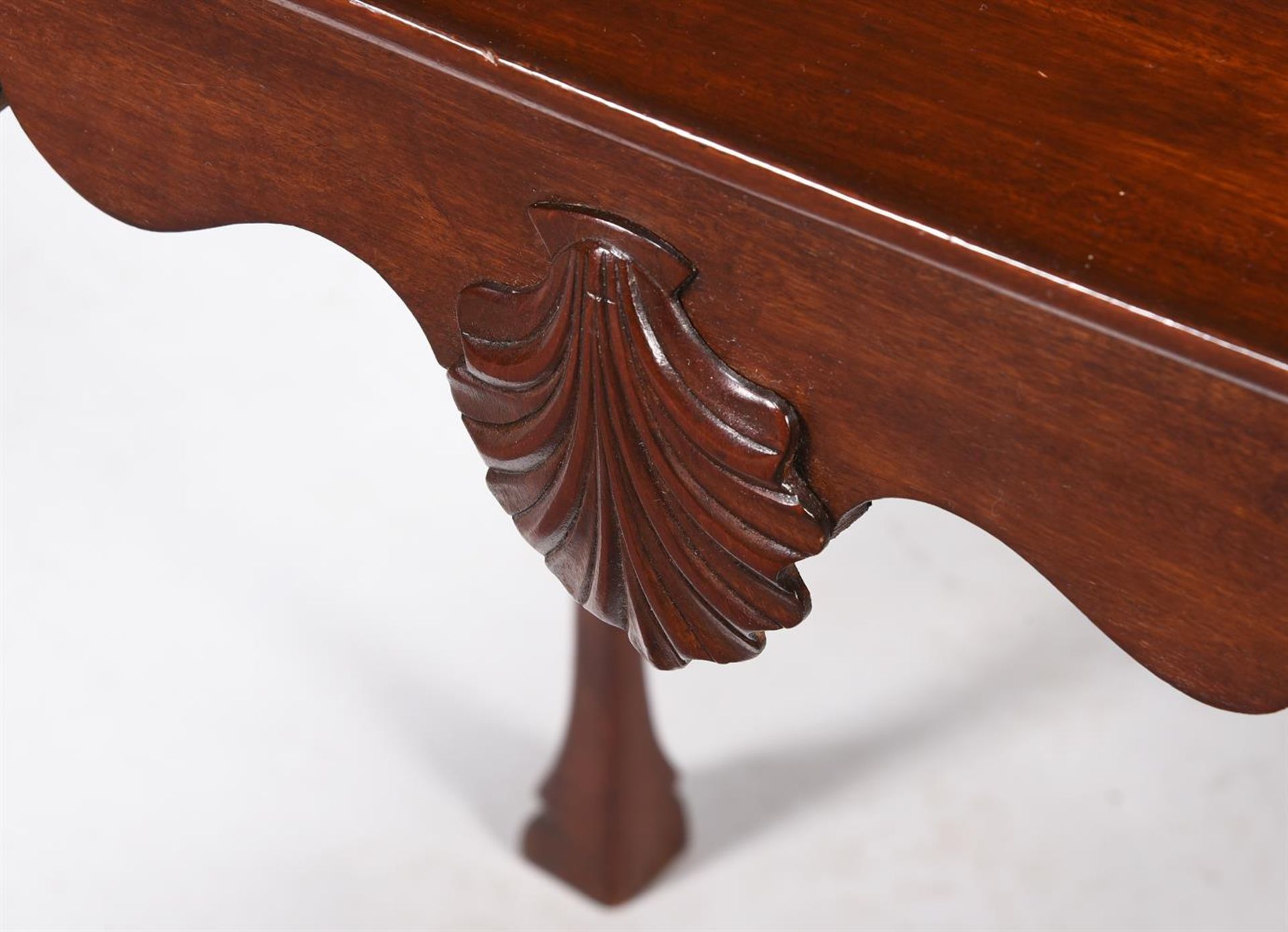 A MAHOGANY SILVER TABLE IN GEORGE II IRISH STYLE - Image 2 of 3