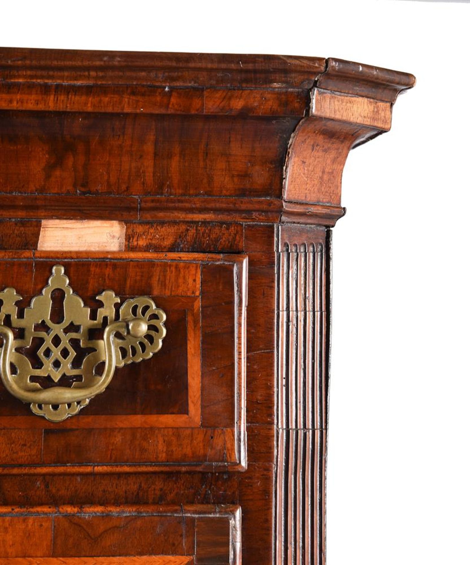 A GEORGE II FIGURED WALNUT AND FEATHER BANDED CHEST ON CHEST - Image 4 of 4