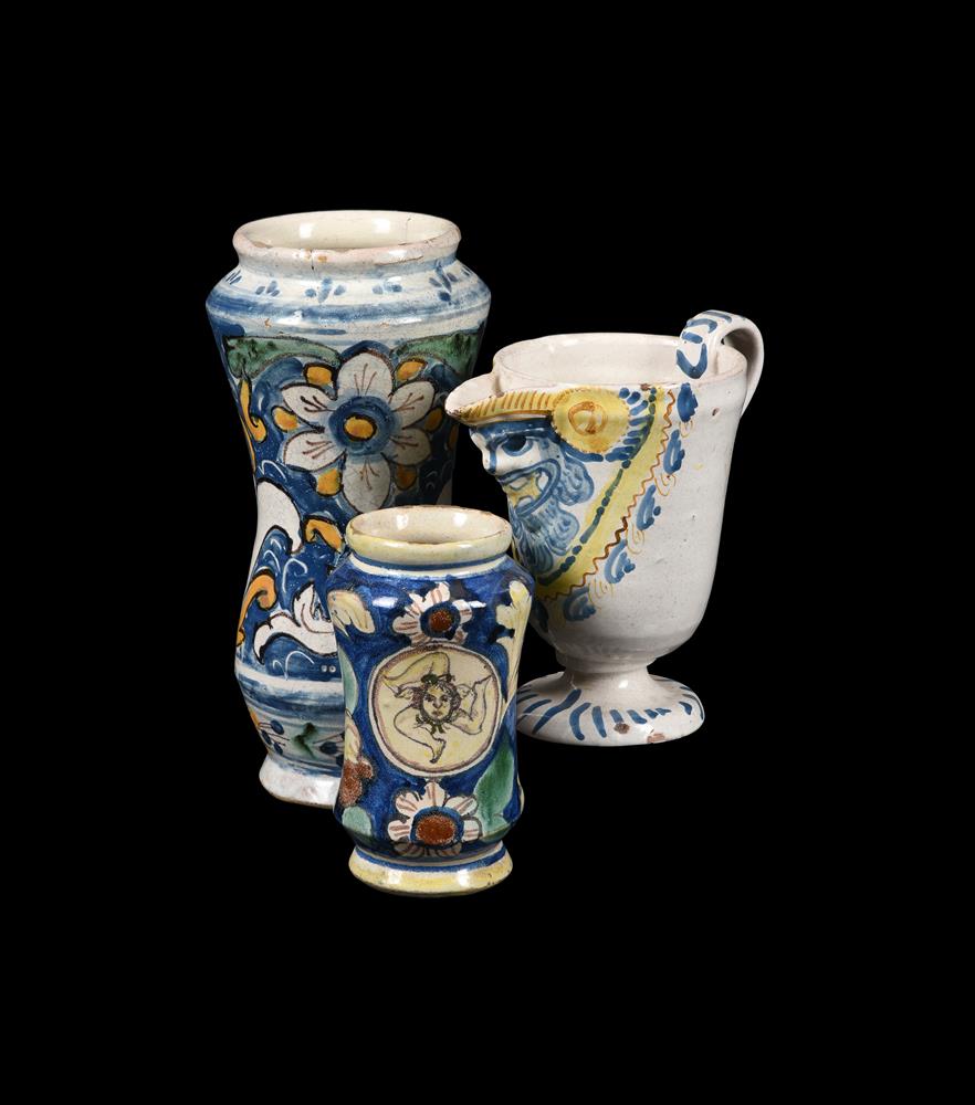 THREE ITEMS OF SICILIAN MAIOLICA