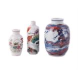 THREE CHINESE PORCELAIN SNUFF BOTTLESQING DYNASTY