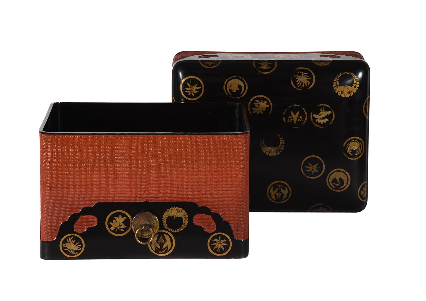 A JAPANESE RED AND BLACK LACQUER BOX AND COVERMEIJI PERIOD - Image 2 of 2