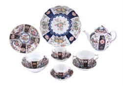 A SELECTION OF WORCESTER KAKIEMON STYLE PORCELAIN