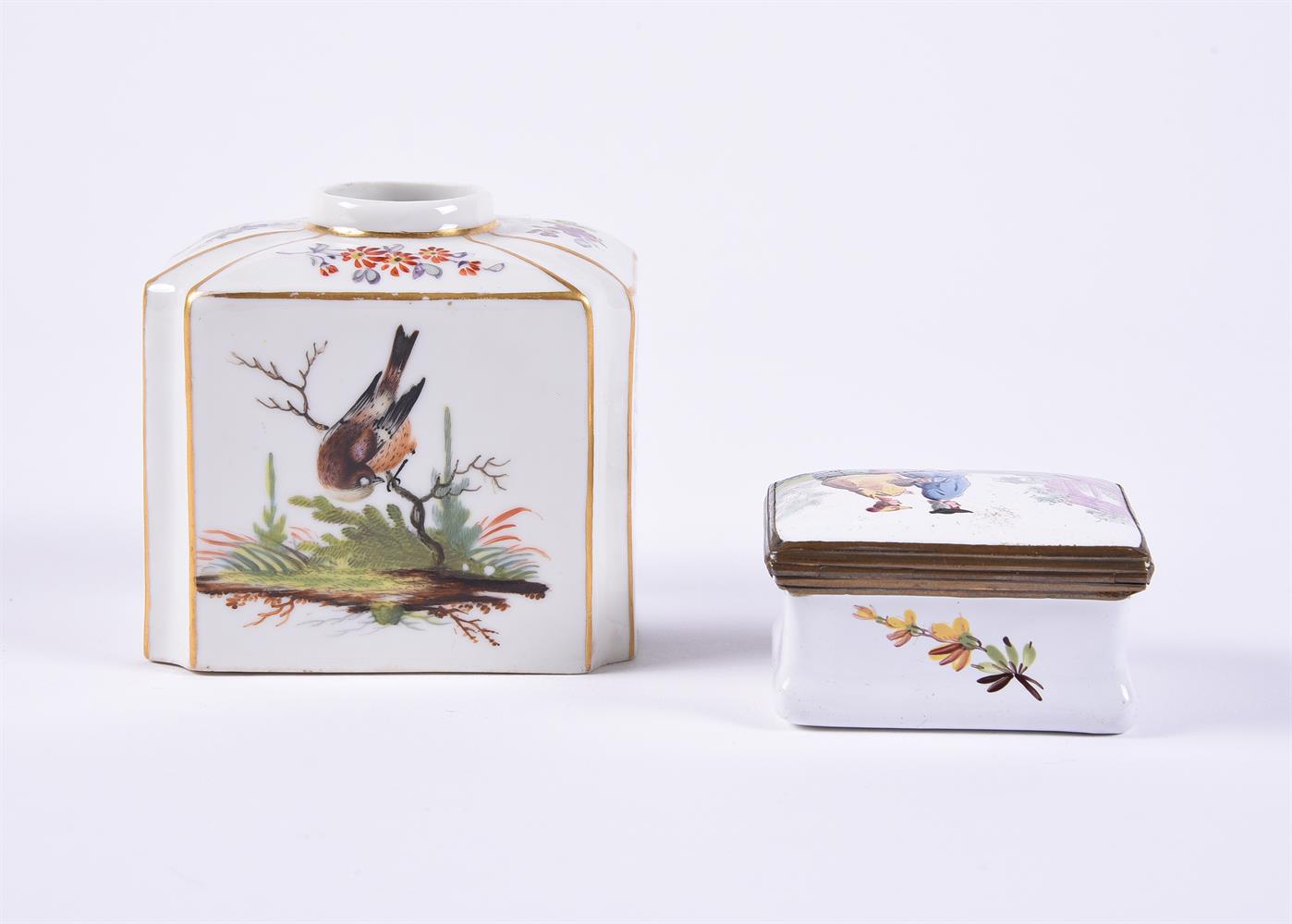 A GERMAN PORCELAIN SHAPED RECTANGULAR SECTION TEA CANISTER - Image 3 of 5