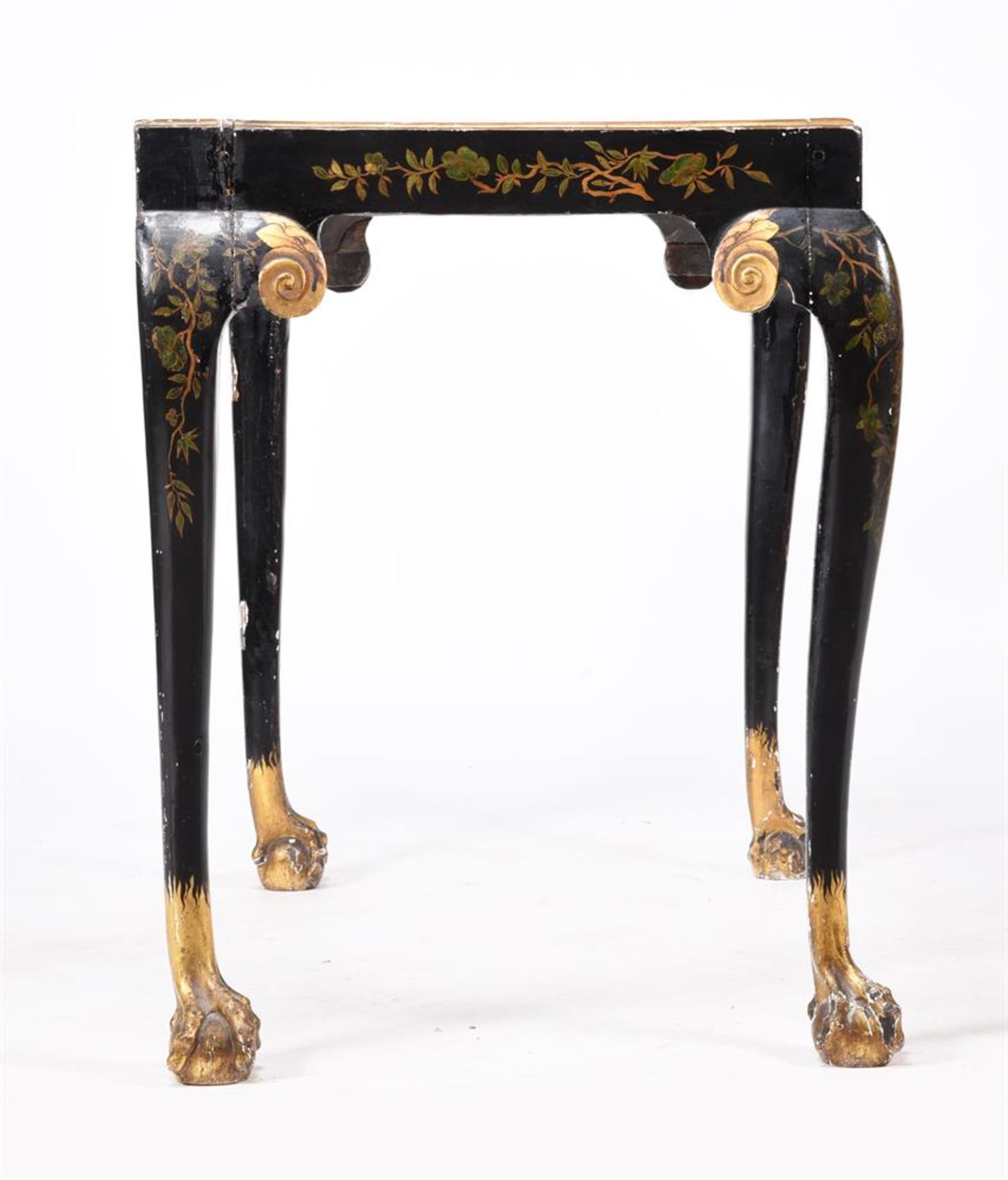 A BLACK LACQUER AND PARCEL GILT STAND - Image 2 of 6