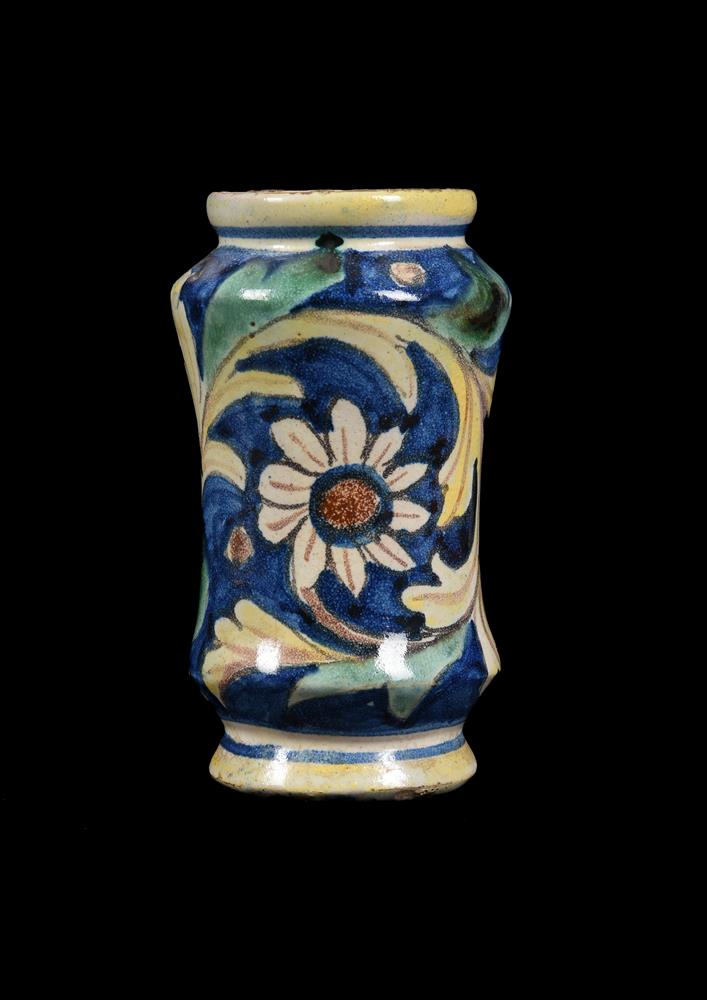 THREE ITEMS OF SICILIAN MAIOLICA - Image 2 of 3