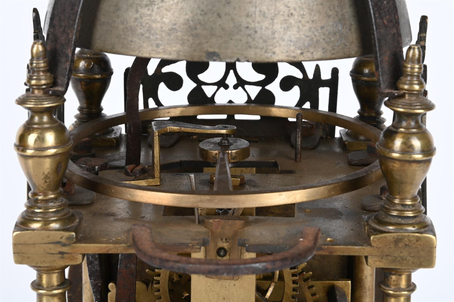 A FINE AND HOROLOGICALLY SIGNIFICANT JAMES I 'FIRST PERIOD' LANTERN CLOCKWILLIAM BOWYER - Image 8 of 9