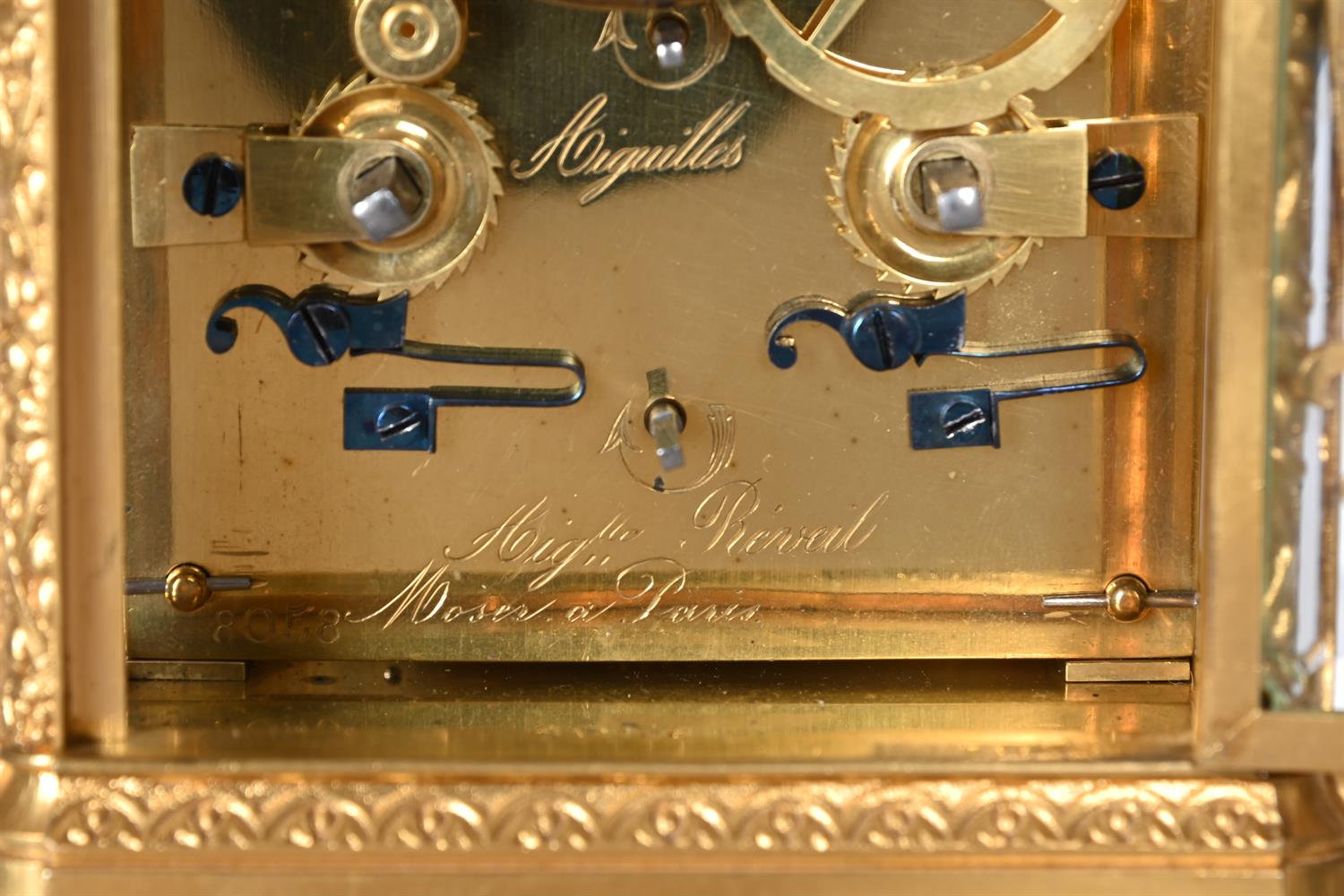 AN UNUSUAL FRENCH PORCELAIN PANEL MOUNTED GILT BRASS ALARM CARRIAGE CLOCK IN A ONE-PIECE CASE - Image 7 of 8