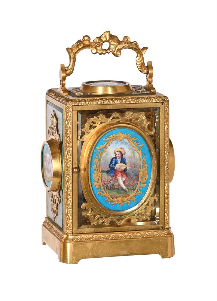 AN UNUSUAL FRENCH PORCELAIN PANEL MOUNTED GILT BRASS ALARM CARRIAGE CLOCK IN A ONE-PIECE CASE - Image 3 of 8