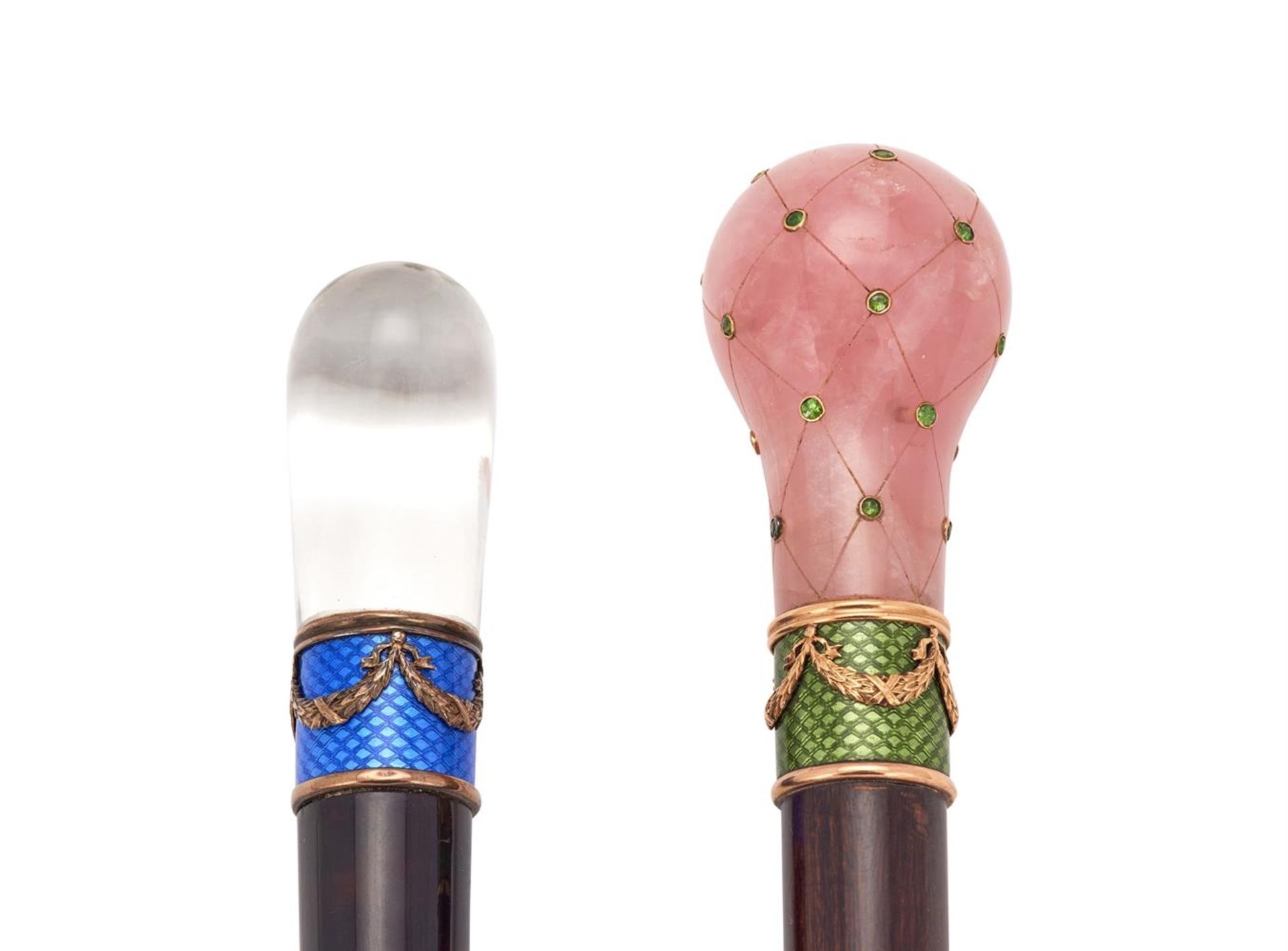 Y A ROSE QUARTZ AND DEMANTOID GARNET PARASOL HANDLE, CIRCA 1910 - Image 2 of 2