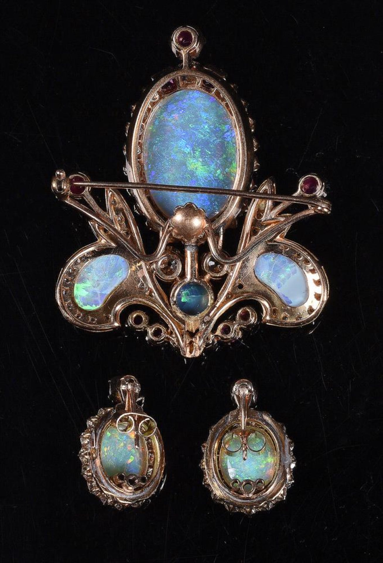 A MID 20TH CENTURY DIAMOND, OPAL, AND RUBY TIARA - Image 6 of 7