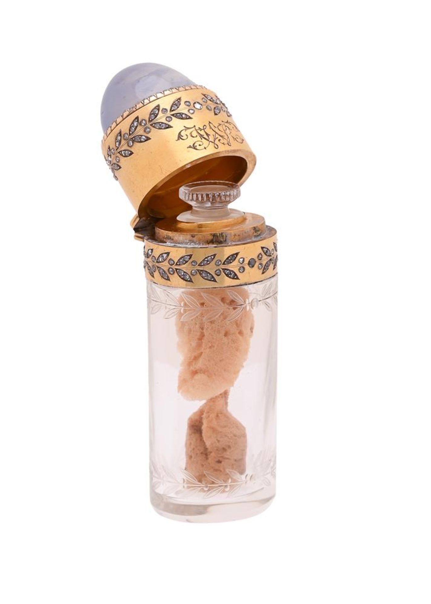 A FRENCH GOLD, STAR SAPPHIRE, DIAMOND AND GLASS SCENT BOTTLE 19TH CENTURY - Bild 4 aus 4