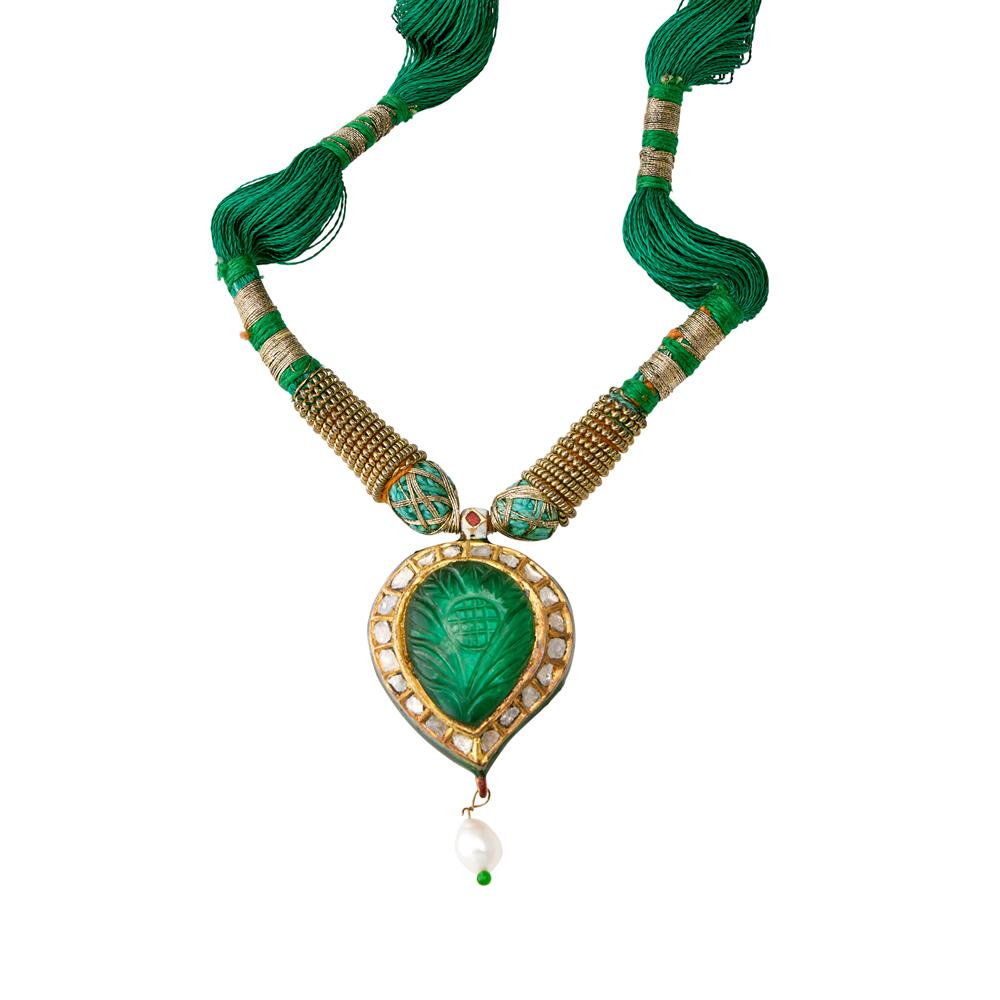 AN INDIAN DIAMOND, CARVED STONE AND JAIPUR ENAMEL KAIRI PENDANT - Image 2 of 3