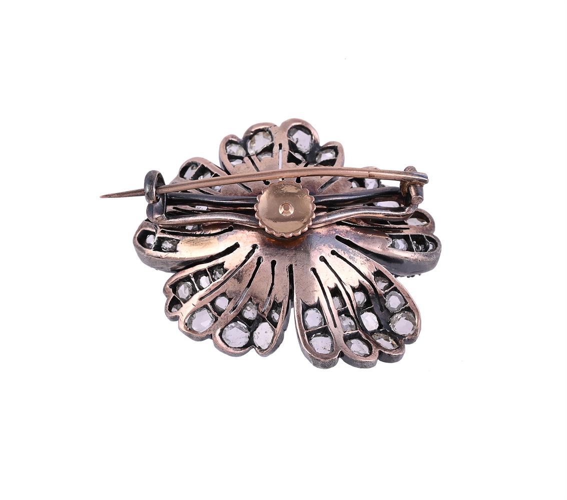 A LATE 19TH/EARLY 20TH CENTURY DIAMOND FLOWER BROOCH - Image 2 of 2