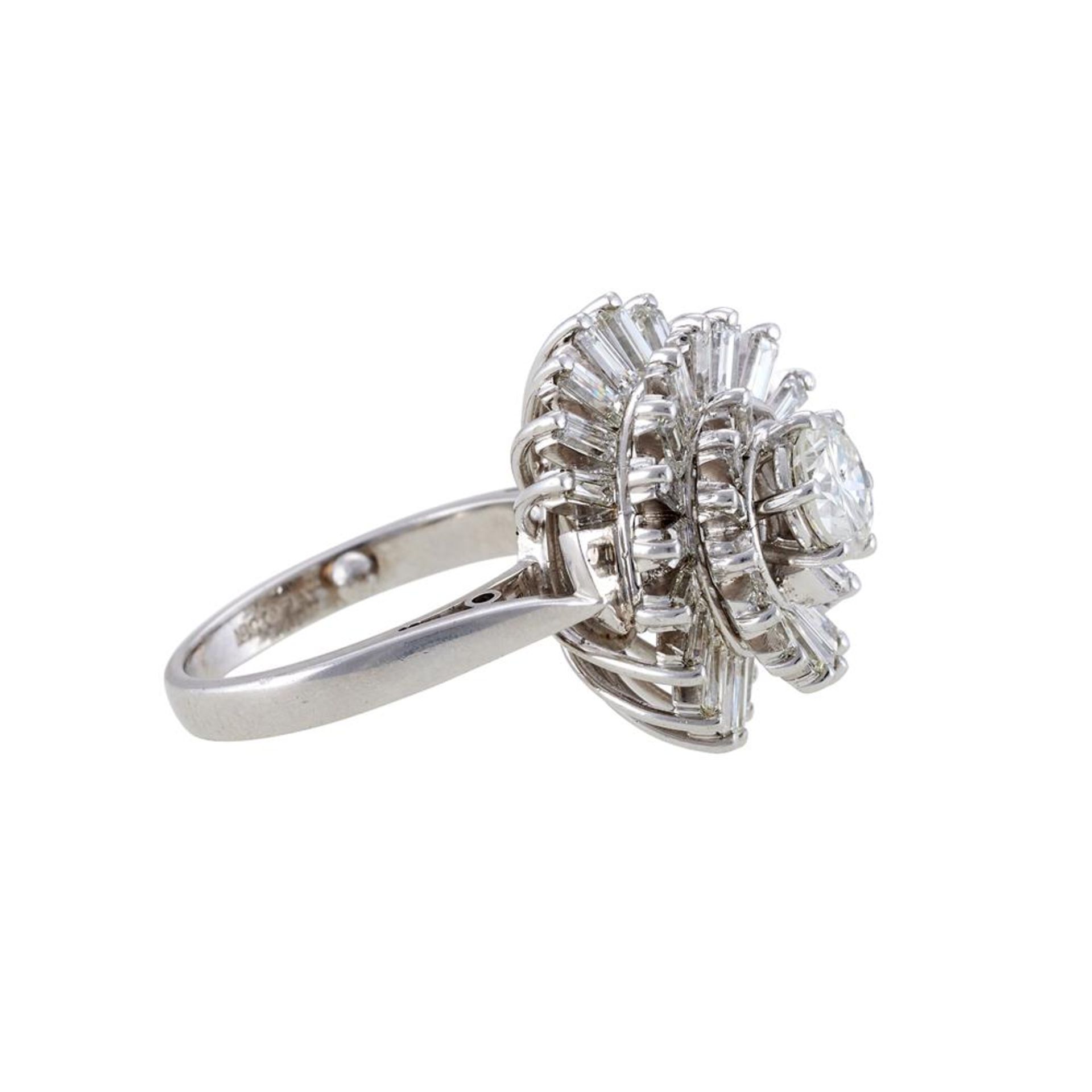 A DIAMOND CLUSTER DRESS RING - Image 2 of 3