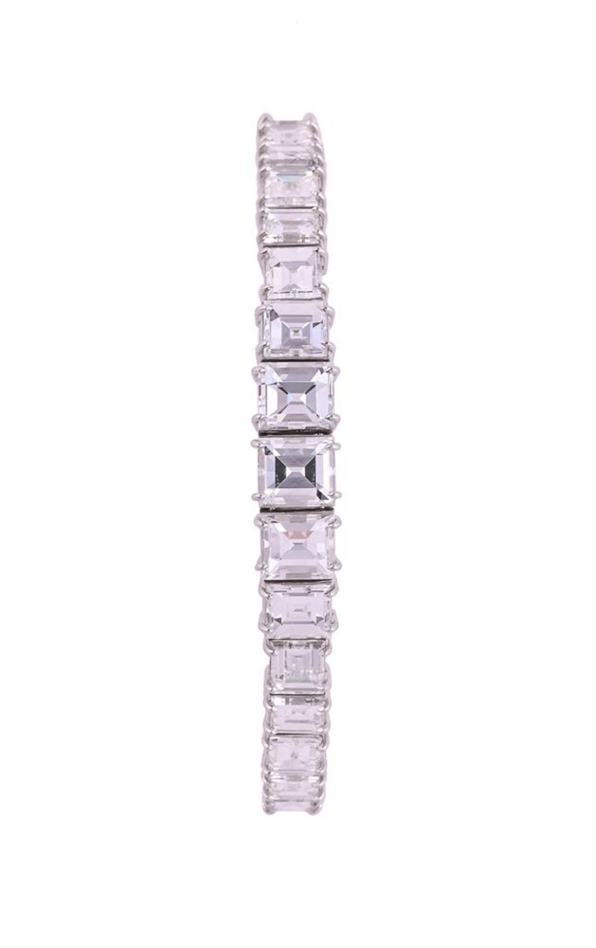 A DIAMOND BRACELET - Image 4 of 5