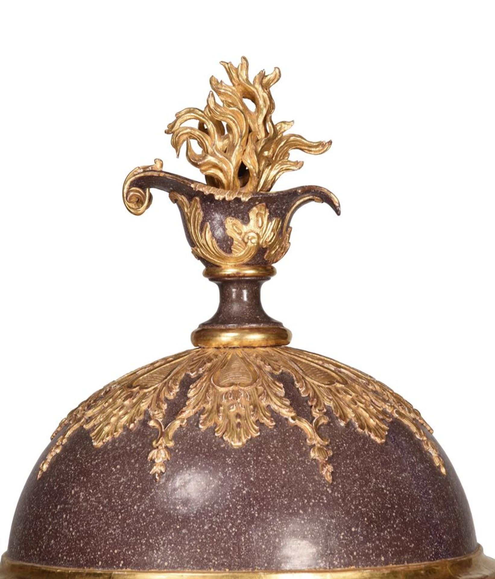 A FRENCH SIMULATED PORPHRY AND GILTWOOD VASE AND COVER, CIRCA 1750 AND LATER - Image 4 of 5