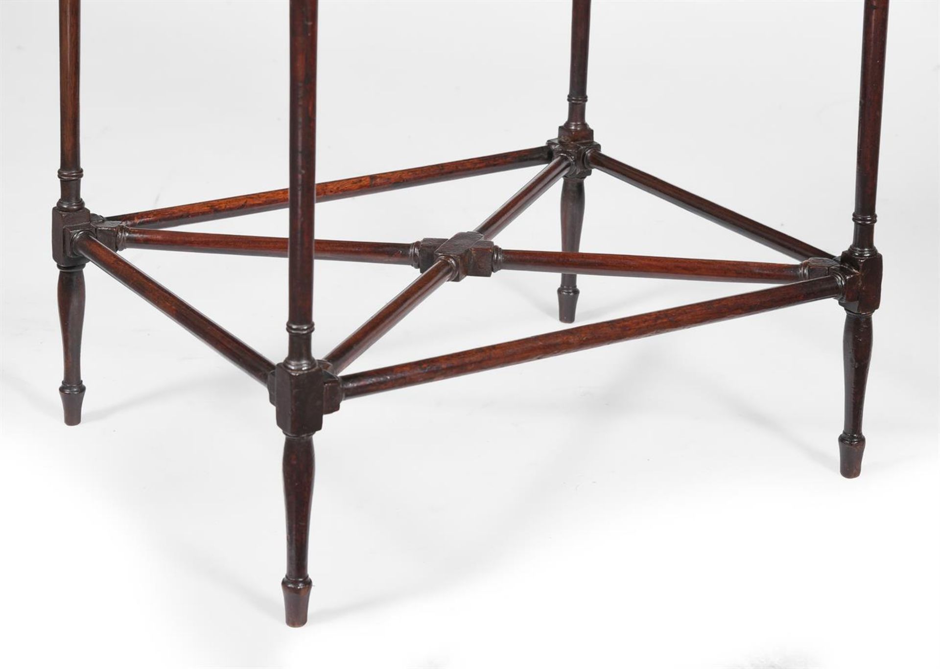 A GEORGE III MAHOGANY AND PLUM PUDDING MAHOGANY 'SPIDER LEG' TABLE, CIRCA 1800 - Image 3 of 3