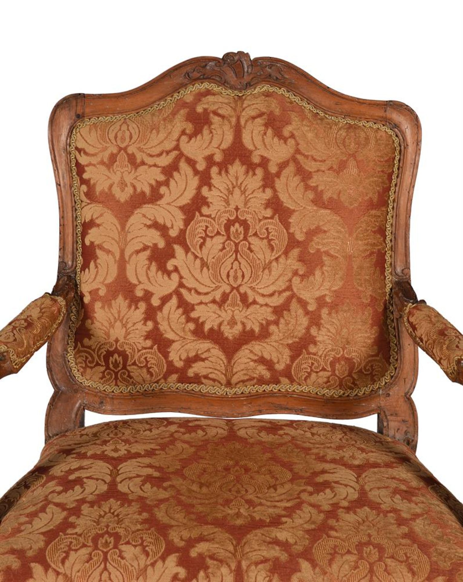 A LOUIS XV WALNUT AND UPHOLSTERED FAUTEUIL, MID 18TH CENTURY - Bild 2 aus 6