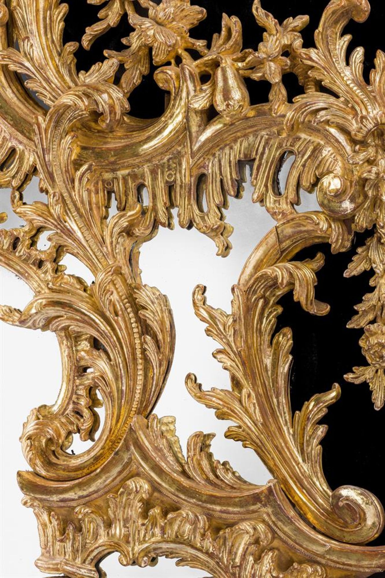 A PAIR OF MONUMENTAL CARVED GILTWOOD PIER MIRRORS, 19TH CENTURY - Bild 6 aus 13