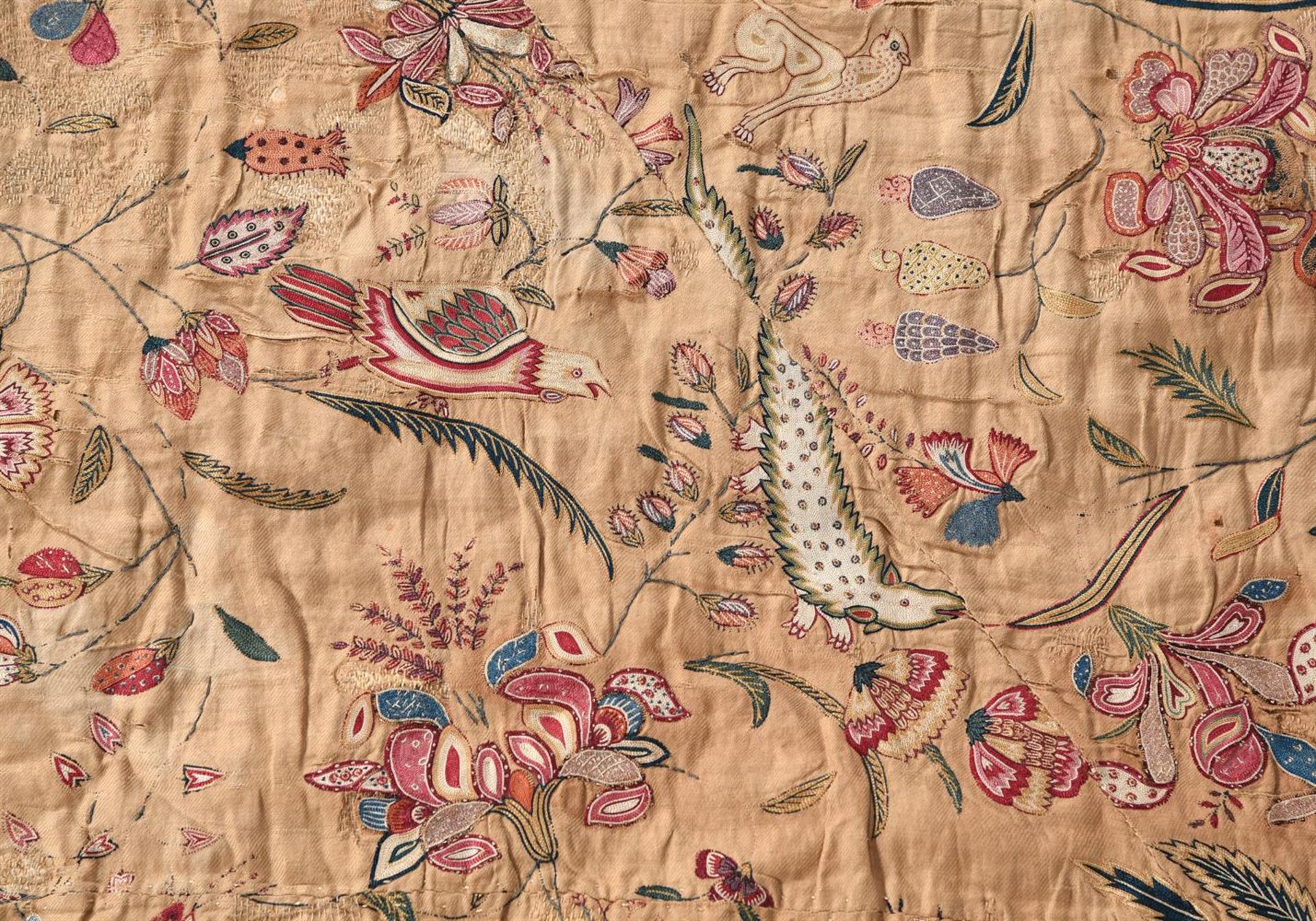 A FINELY EMBROIDERED MUGHAL SUMMER CARPET OR FLOOR SPREAD, INDIAN, 18TH/19TH CENTURY - Bild 4 aus 6