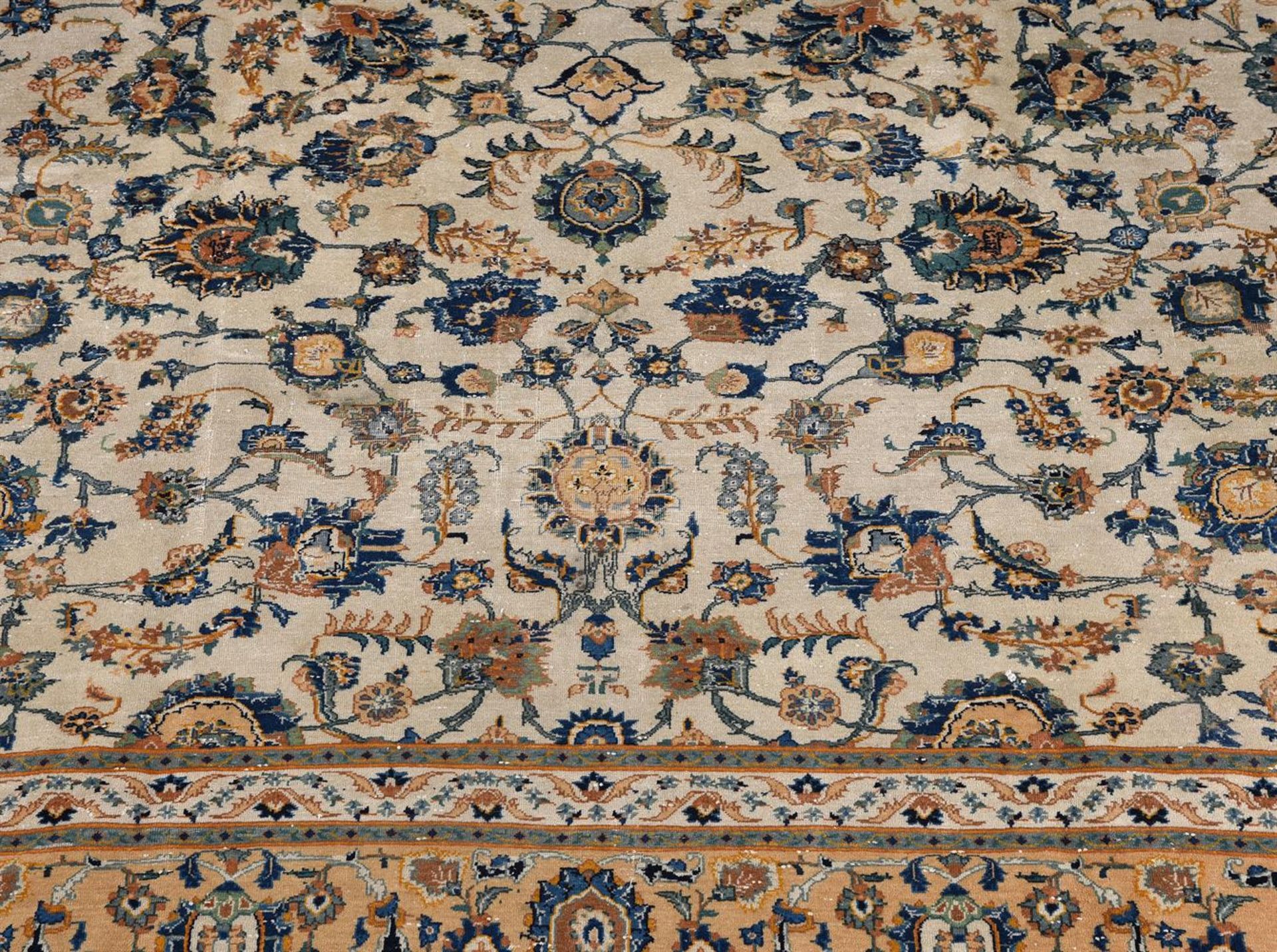 A KASHAN CARPET, approximately 361 x 263cm - Bild 2 aus 3