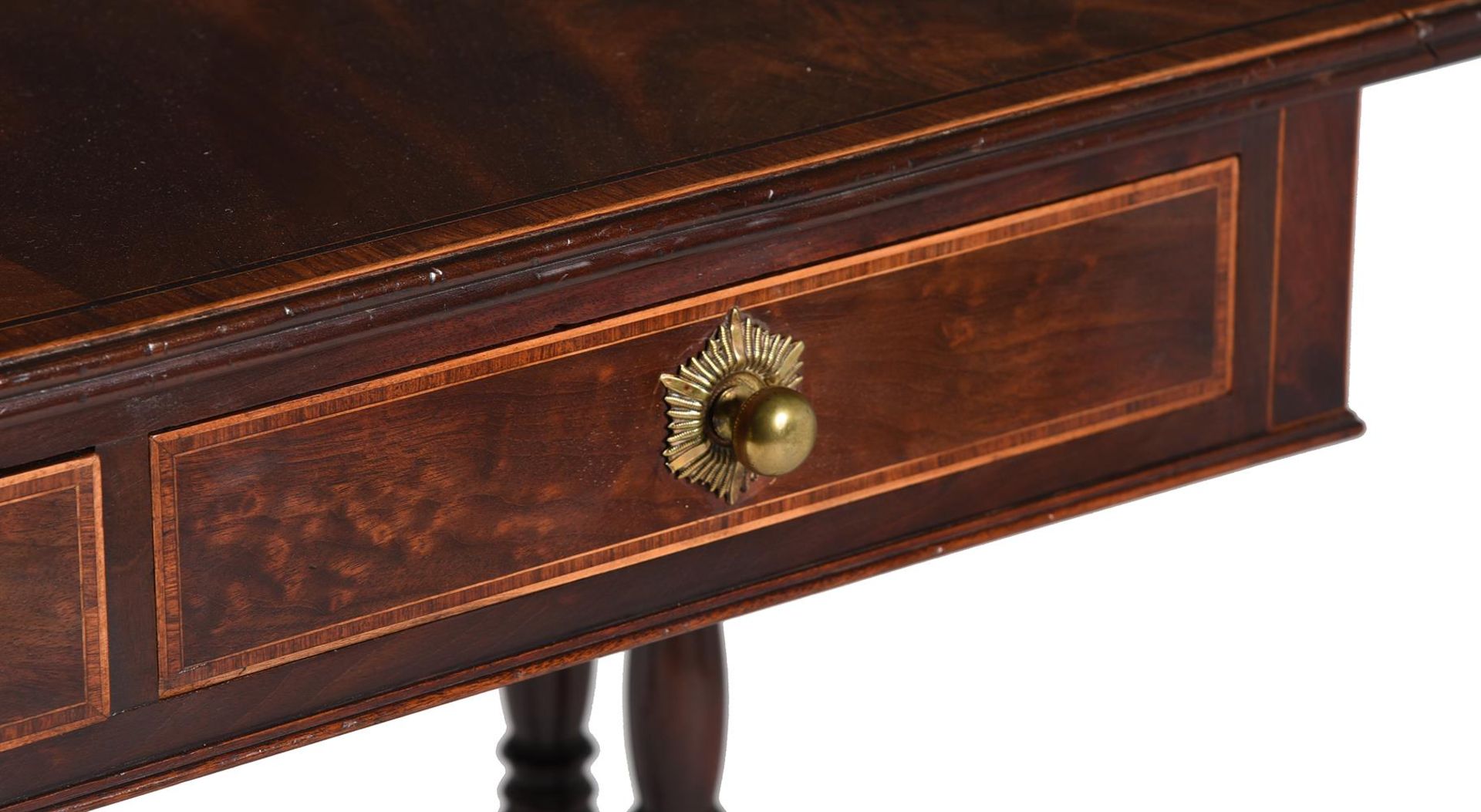 Y A REGENCY MAHOGANY, LINE INLAID AND CROSSBANDED SOFA TABLE, CIRCA 1815 - Image 6 of 7