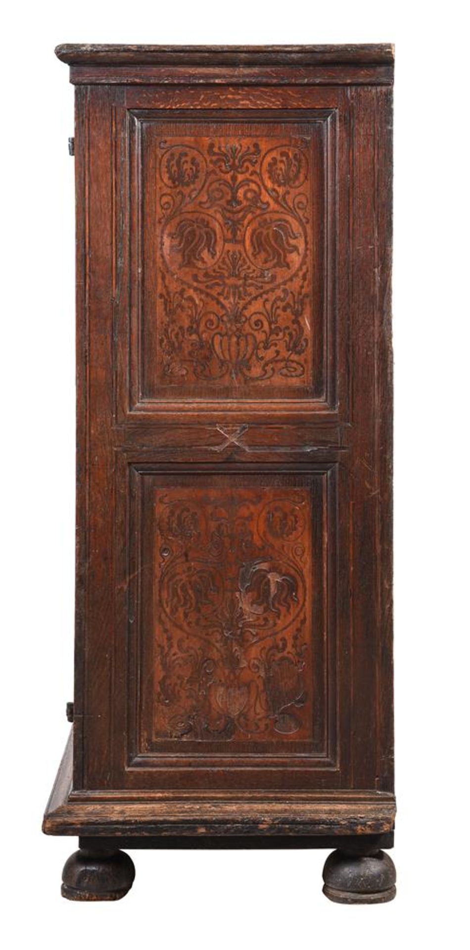 A CONTINENTAL OAK AND MARQUETRY CUPBOARD LATE 17TH/EARLY 18TH CENTURY - Image 6 of 6