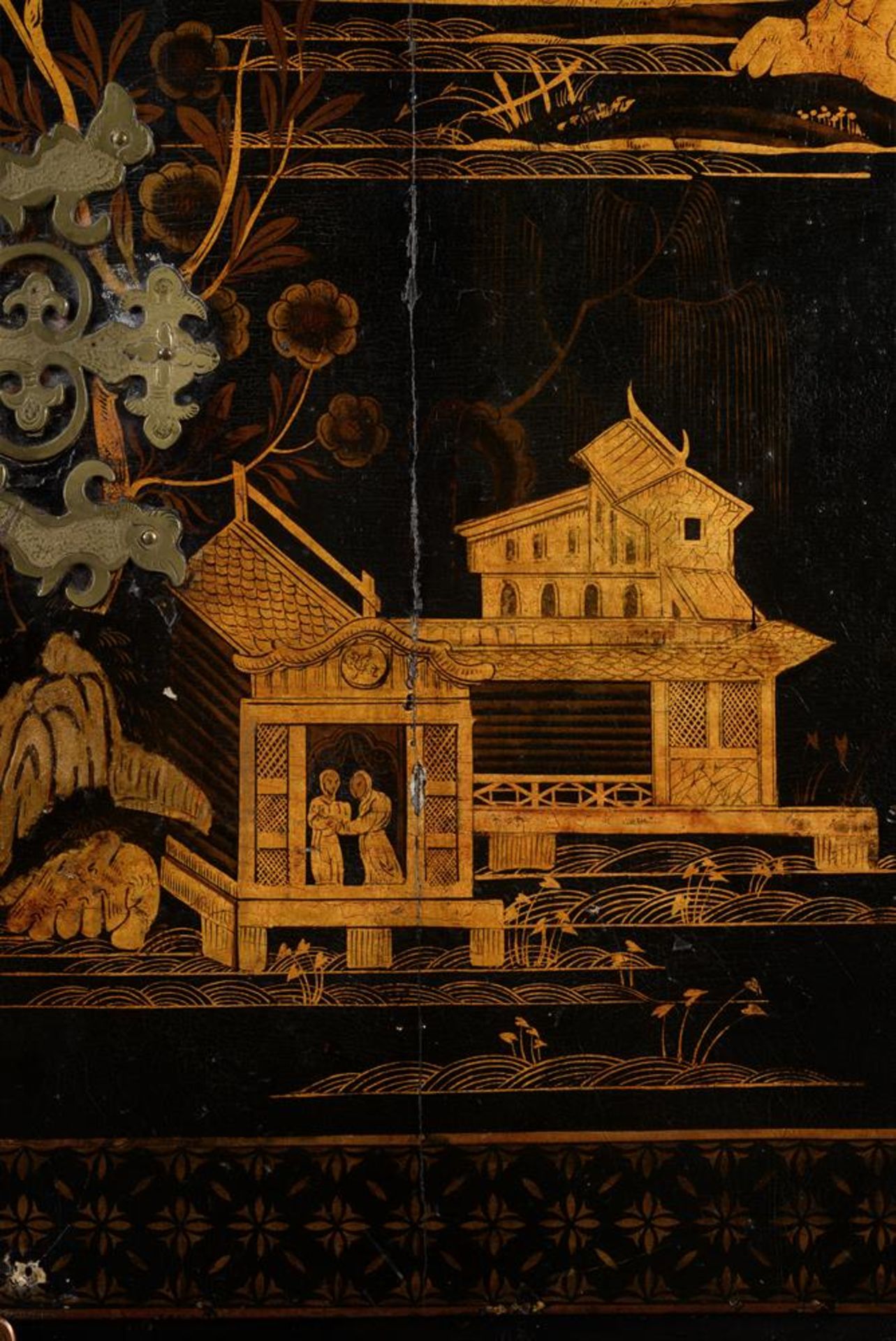 A BLACK LACQUER AND GILT CHINOISERIE DECORATED CABINET ON STAND, LATE 18TH OR EARLY 19TH CENTURY - Image 7 of 7