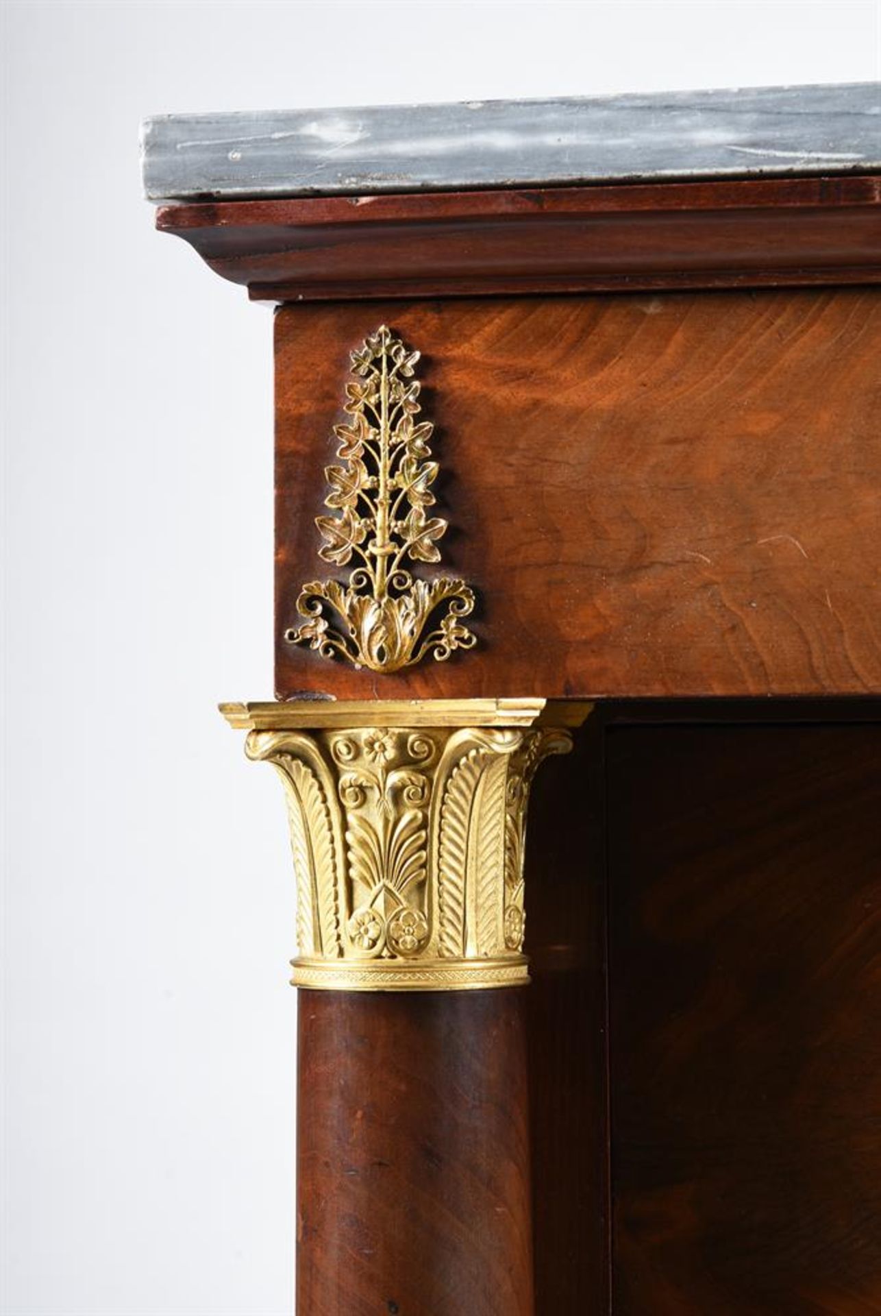 AN EMPIRE MAHOGANY AND ORMOLU MOUNTED COMMODE, IN THE MANNER OF BERNARD MOLITOR - Bild 7 aus 8