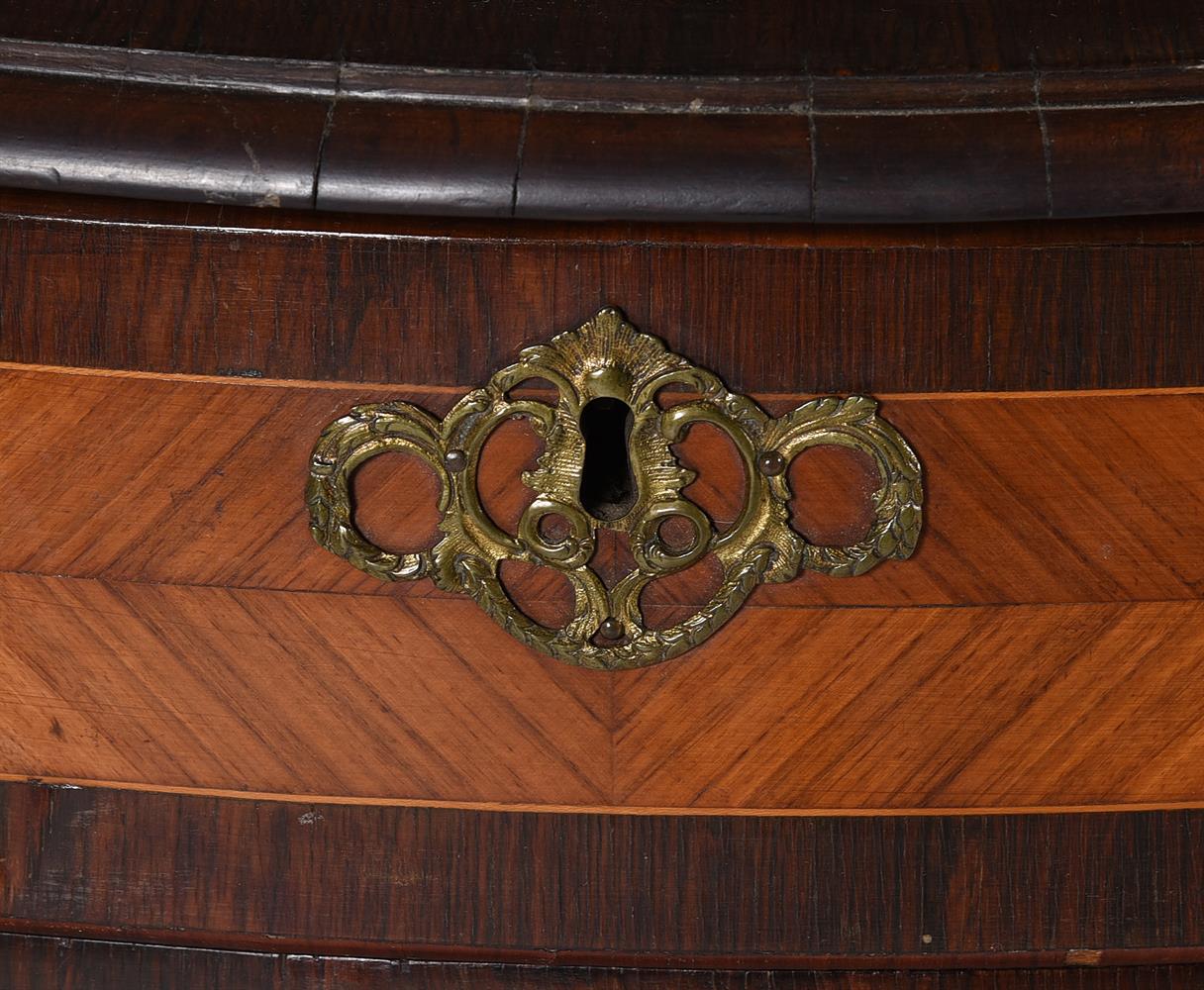 Y A GEORGE III TULIPWOOD AND AMARANTH CROSSBANDED SERPENTINE COMMODE, ATTRIBUTED TO PIERRE LANGLOIS - Image 7 of 9