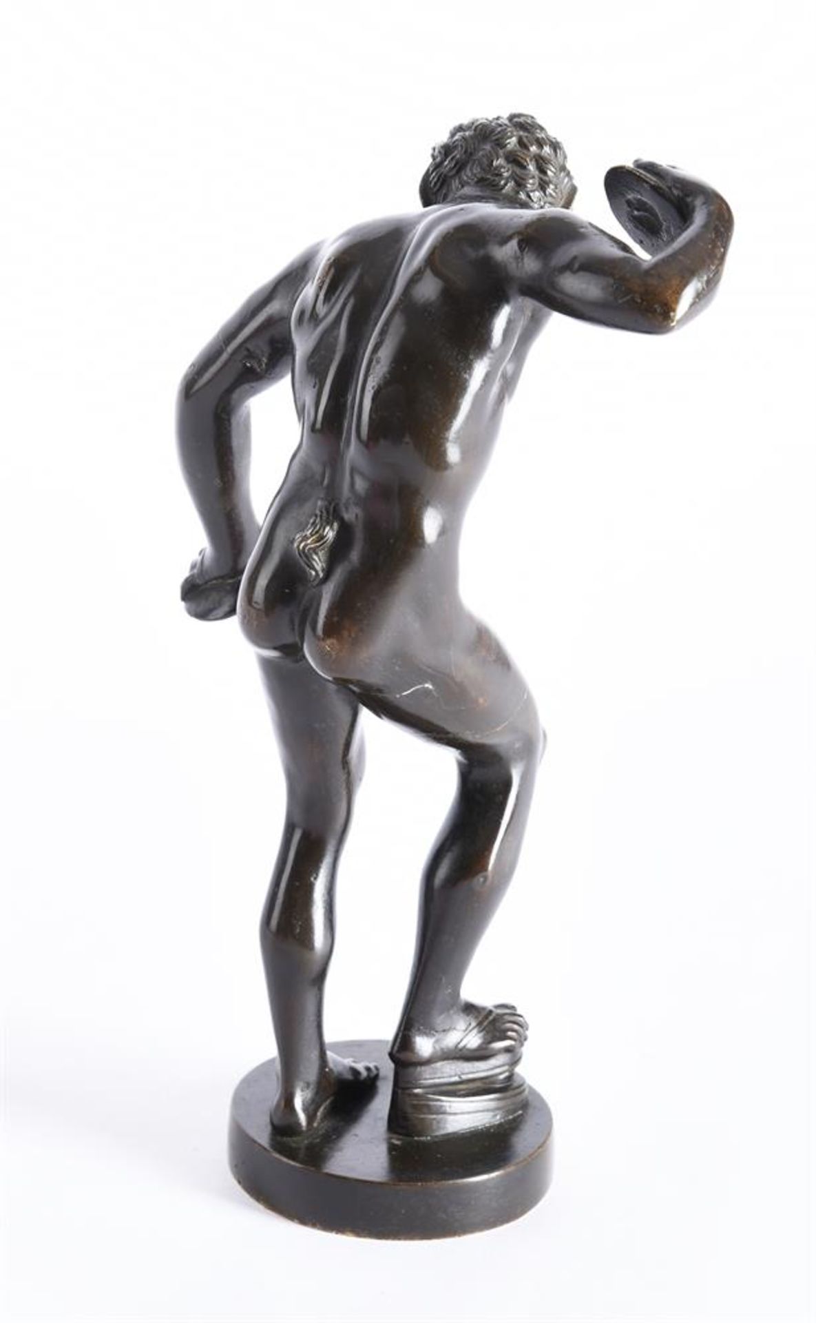 A BRONZE FIGURE OF THE DANCING FAUN WITH CYMBALS, 18TH/19TH CENTURY, PROBABLY ITALIAN - Bild 3 aus 3