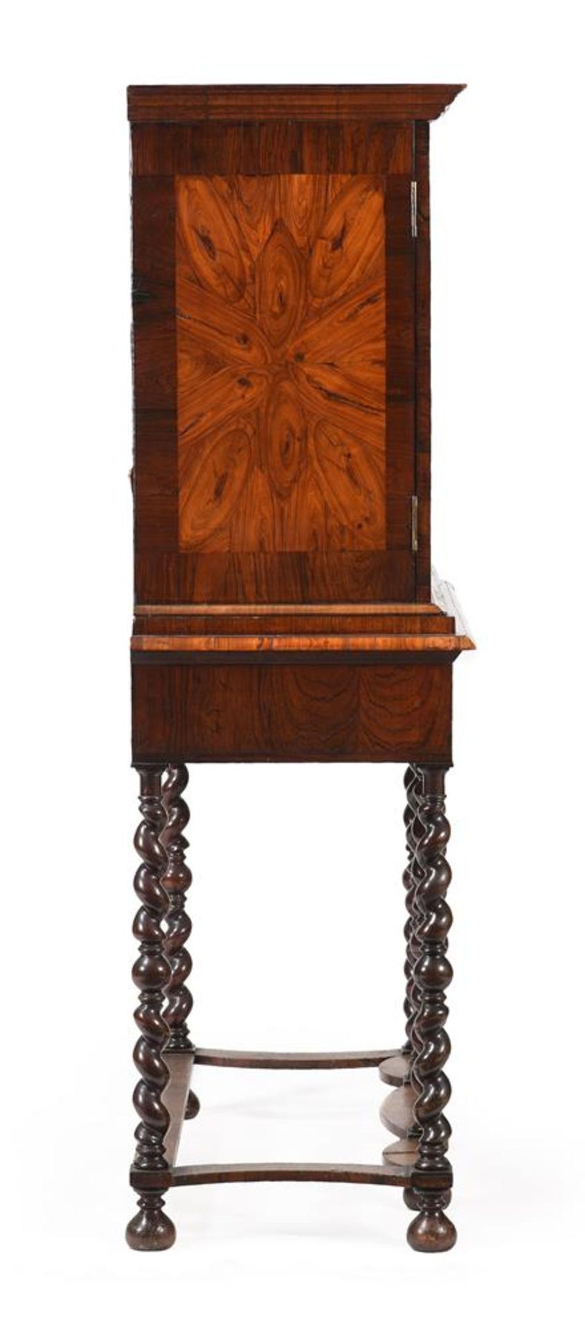 Y A WILLIAM & MARY ROSEWOOD, KINGWOOD AND OLIVEWOOD OYSTER VENEERED CABINET ON STAND, CIRCA 1690 - Bild 7 aus 11