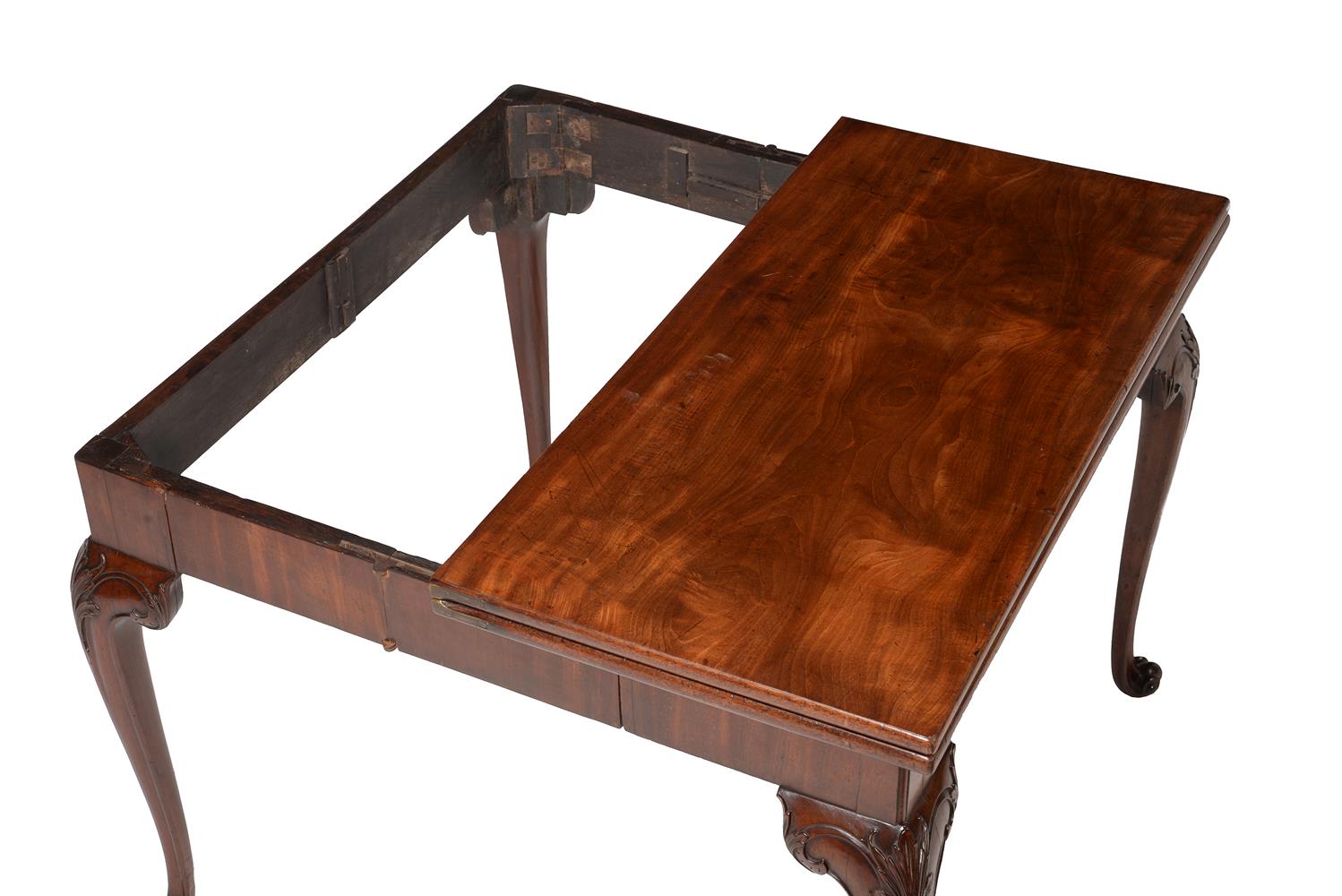 A GEORGE III MAHOGANY CONCERTINA ACTION FOLDING CARD TABLE, CIRCA 1765 - Image 6 of 7