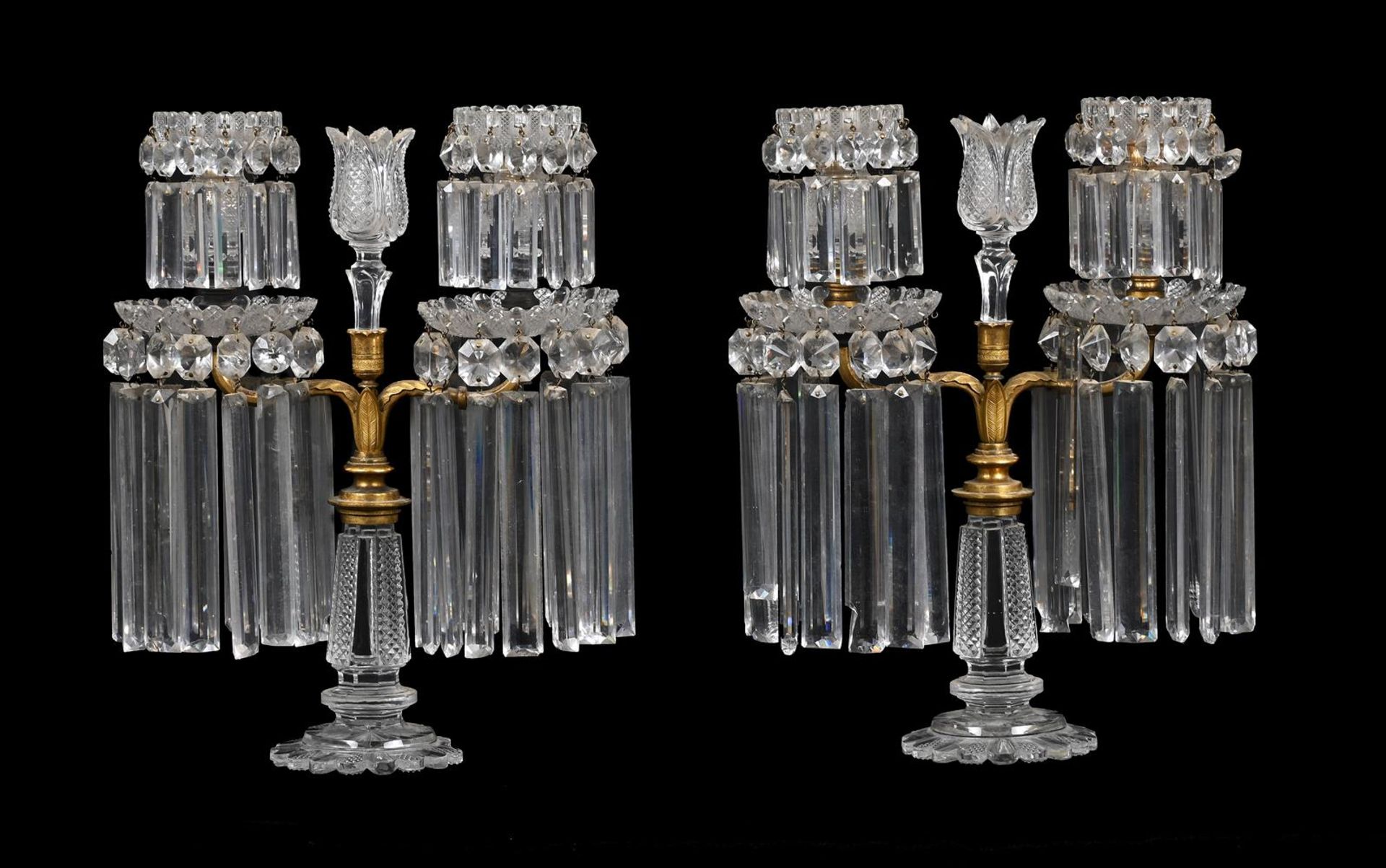 A PAIR OF REGENCY CUT GLASS TABLE LUSTRES IN THE MANNER OF JOHN BLADES, EARLY 19TH CENTURY - Image 2 of 3