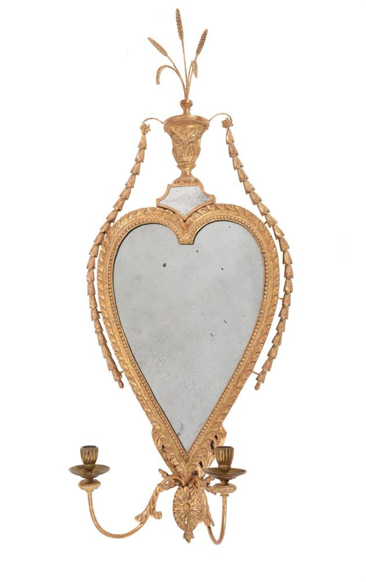 A GEORGE III GILTWOOD HEART SHAPED GIRANDOLE MIRROR, LATE 18TH/EARLY 19TH CENTURY