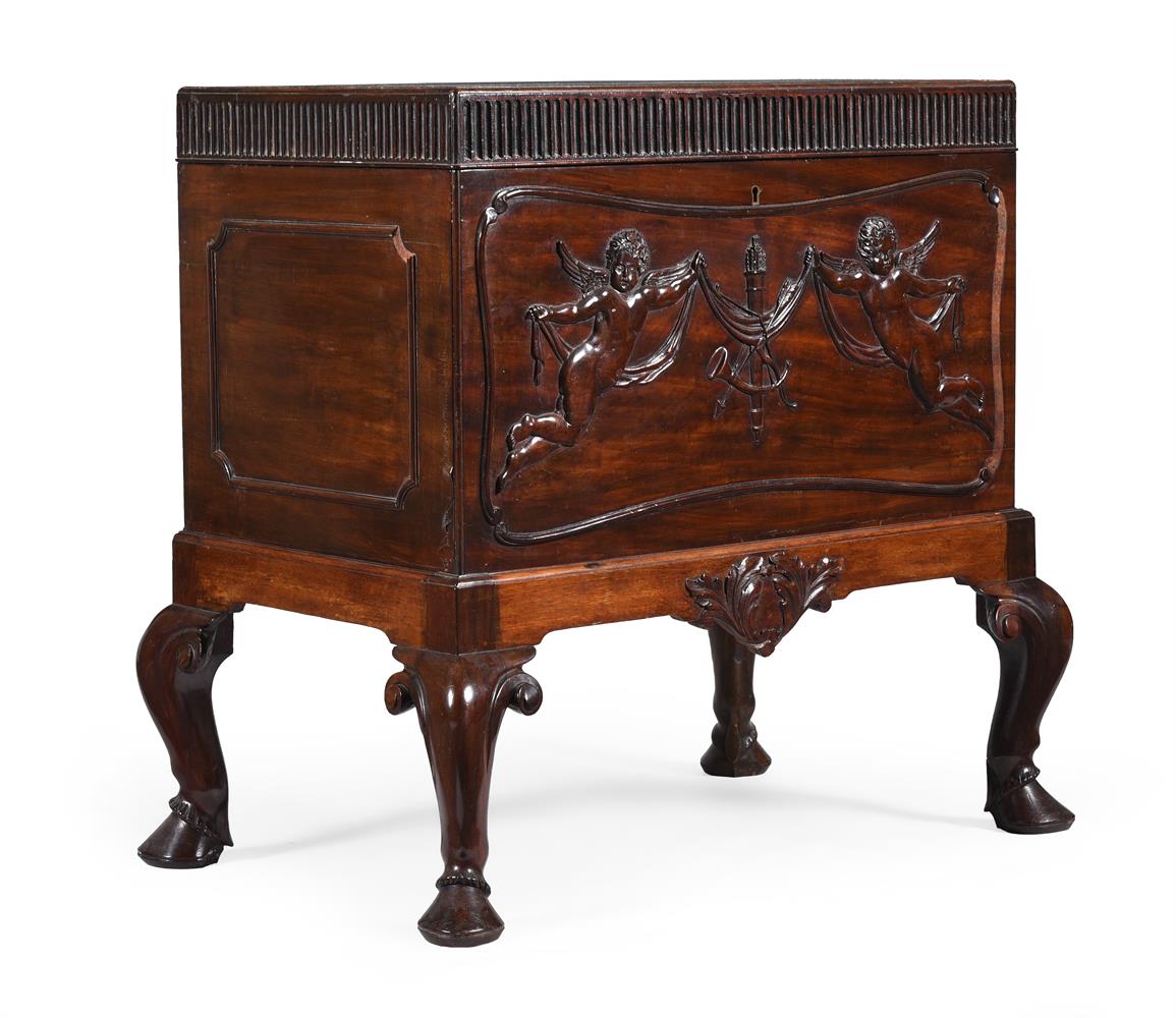 A PAIR OF CARVED MAHOGANY CHESTS, IN GEORGE II STYLE, CIRCA 1900 - Image 4 of 4