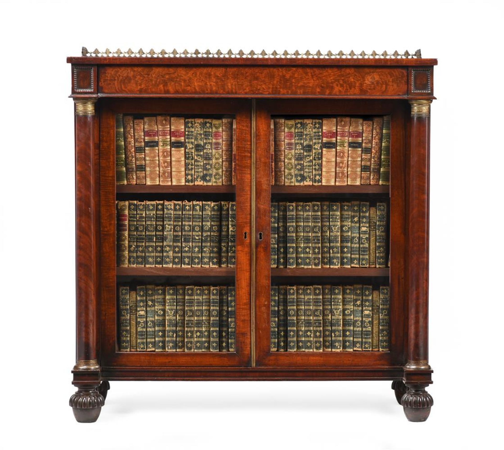 Y A GEORGE IV FIGURED MAHOGANY AND GILT METAL MOUNTED CABINET OR BOOKCASE, CIRCA 1825 - Bild 2 aus 5
