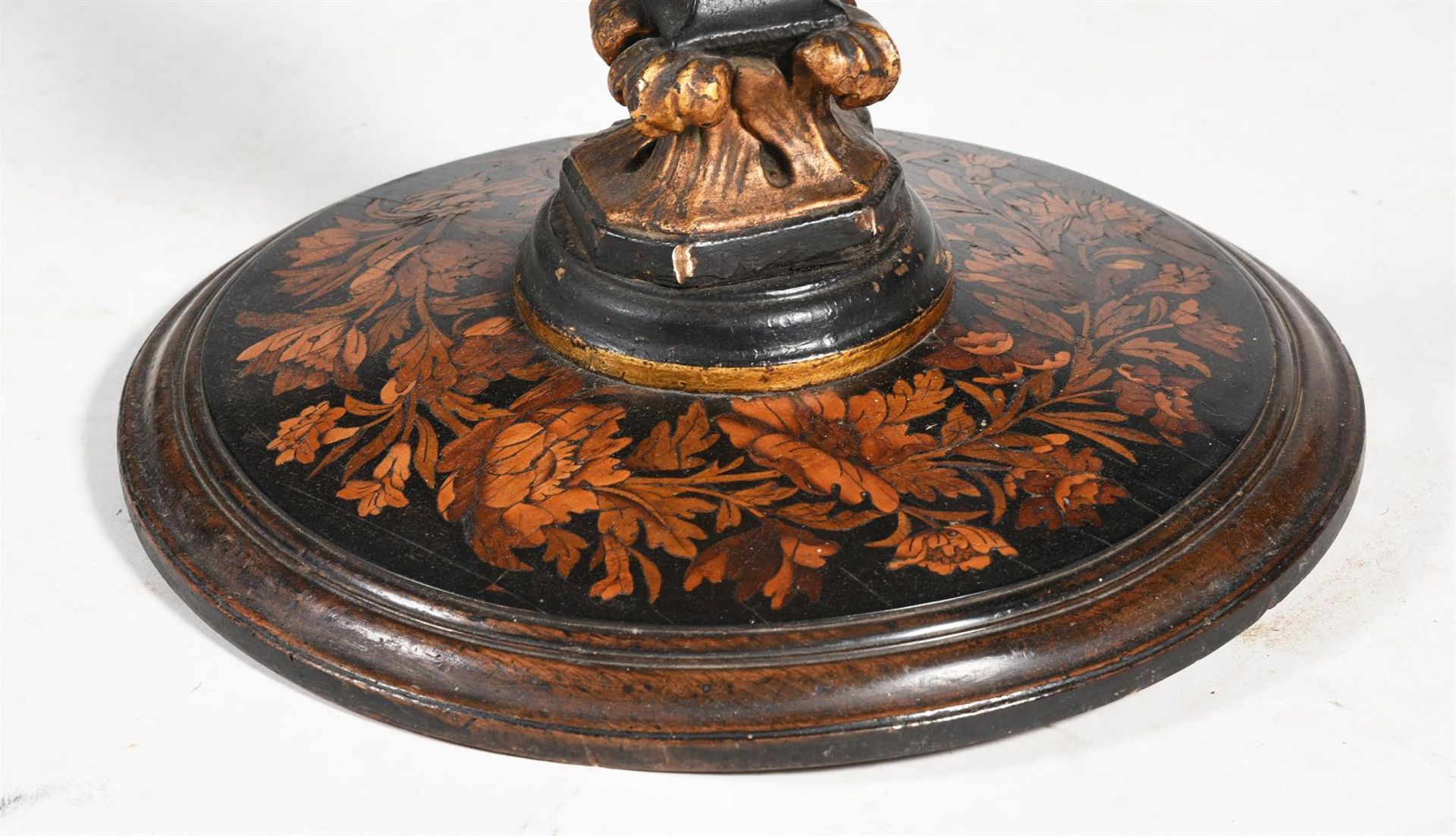 A CONTINENTAL GILTWOOD, EBONISED AND MARQUETRY 'BLACKAMOOR' MARBLE TOP STAND, LATE 17TH/18TH CENTURY - Image 4 of 5
