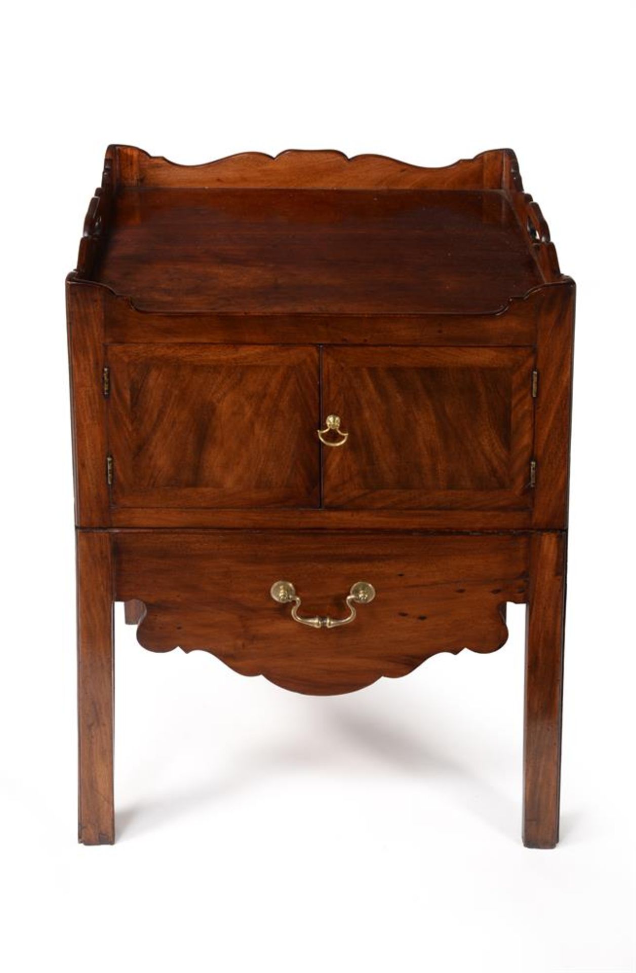 A CLOSELY MATCHED PAIR OF GEORGE III MAHOGANY NIGHT COMMODES, CIRCA 1780 - Image 2 of 5