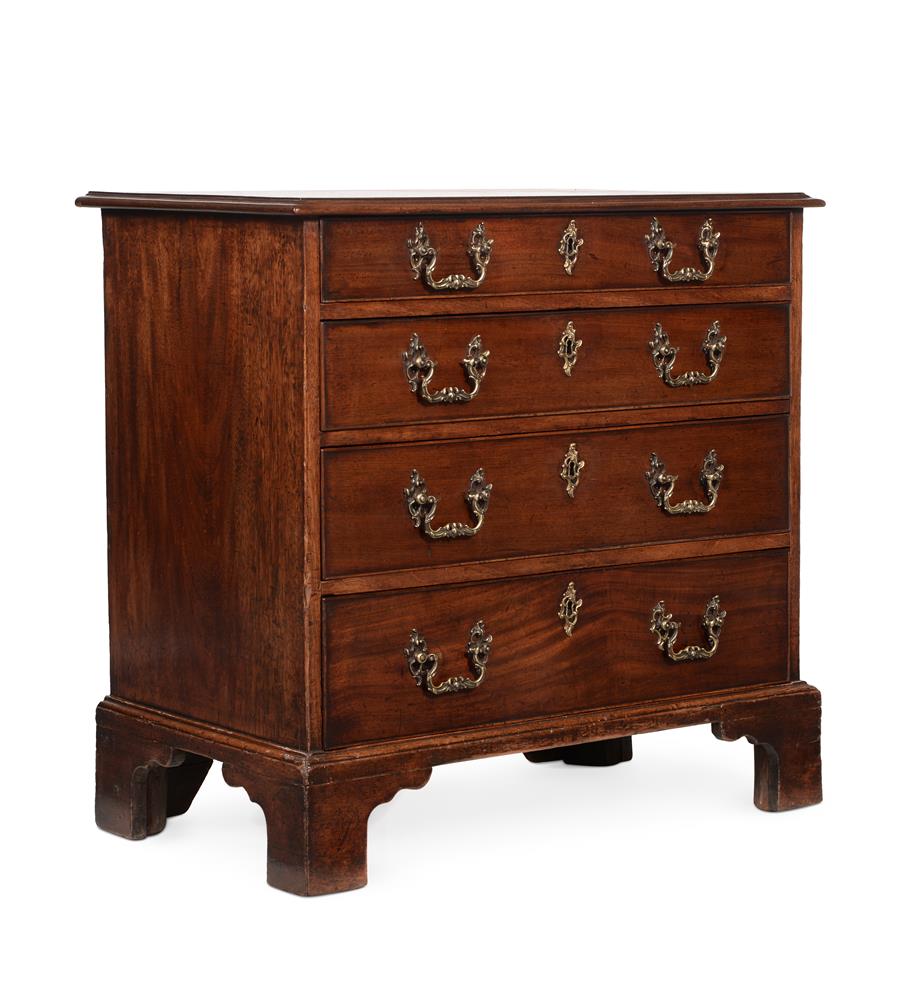 A GEORGE III MAHOGANY CHEST OF DRAWERS, IN THE MANNER OF THOMAS CHIPPENDALE, CIRCA 1770 - Image 2 of 4