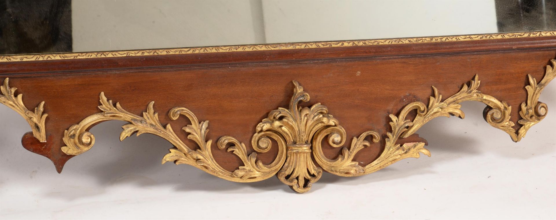 A MAHOGANY AND GILTWOOD OVERMANTEL WALL MIRROR, SECOND HALF 19TH CENTURY - Image 5 of 6