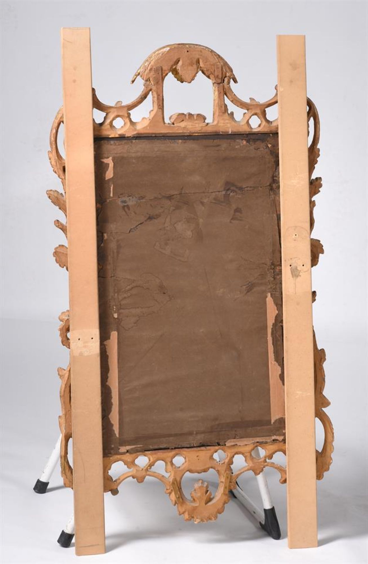 A GEORGE II CARVED GILTWOOD WALL MIRROR, IN THE MANNER OF LINNELL,CIRCA 1760 - Image 3 of 3