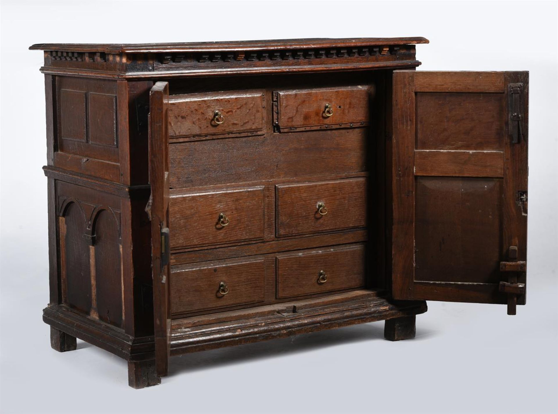 AN UNUSUAL COMMONWEALTH OAK ENCLOSED CHEST OF DRAWERS, CIRCA 1650 AND LATER - Image 3 of 4