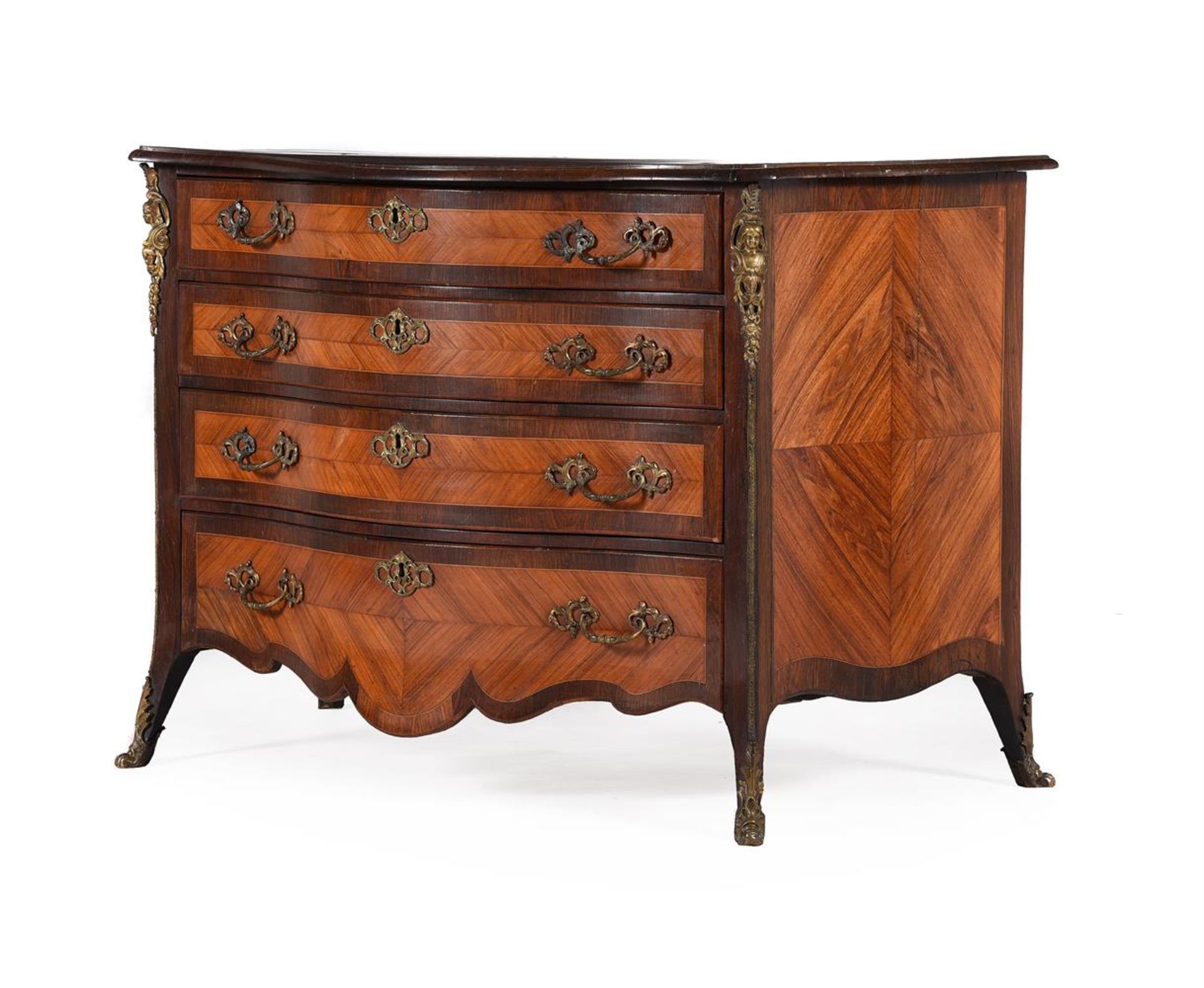 Y A GEORGE III TULIPWOOD AND AMARANTH CROSSBANDED SERPENTINE COMMODE, ATTRIBUTED TO PIERRE LANGLOIS - Bild 2 aus 9