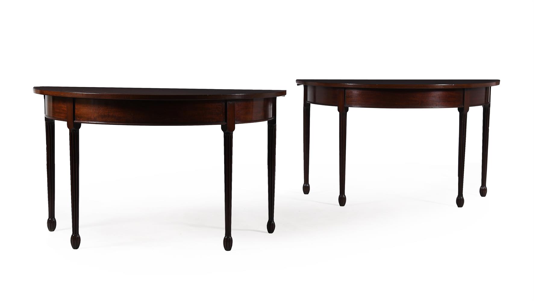 A GEORGE III MAHOGANY DINING TABLE, CIRCA 1780 - Image 5 of 5